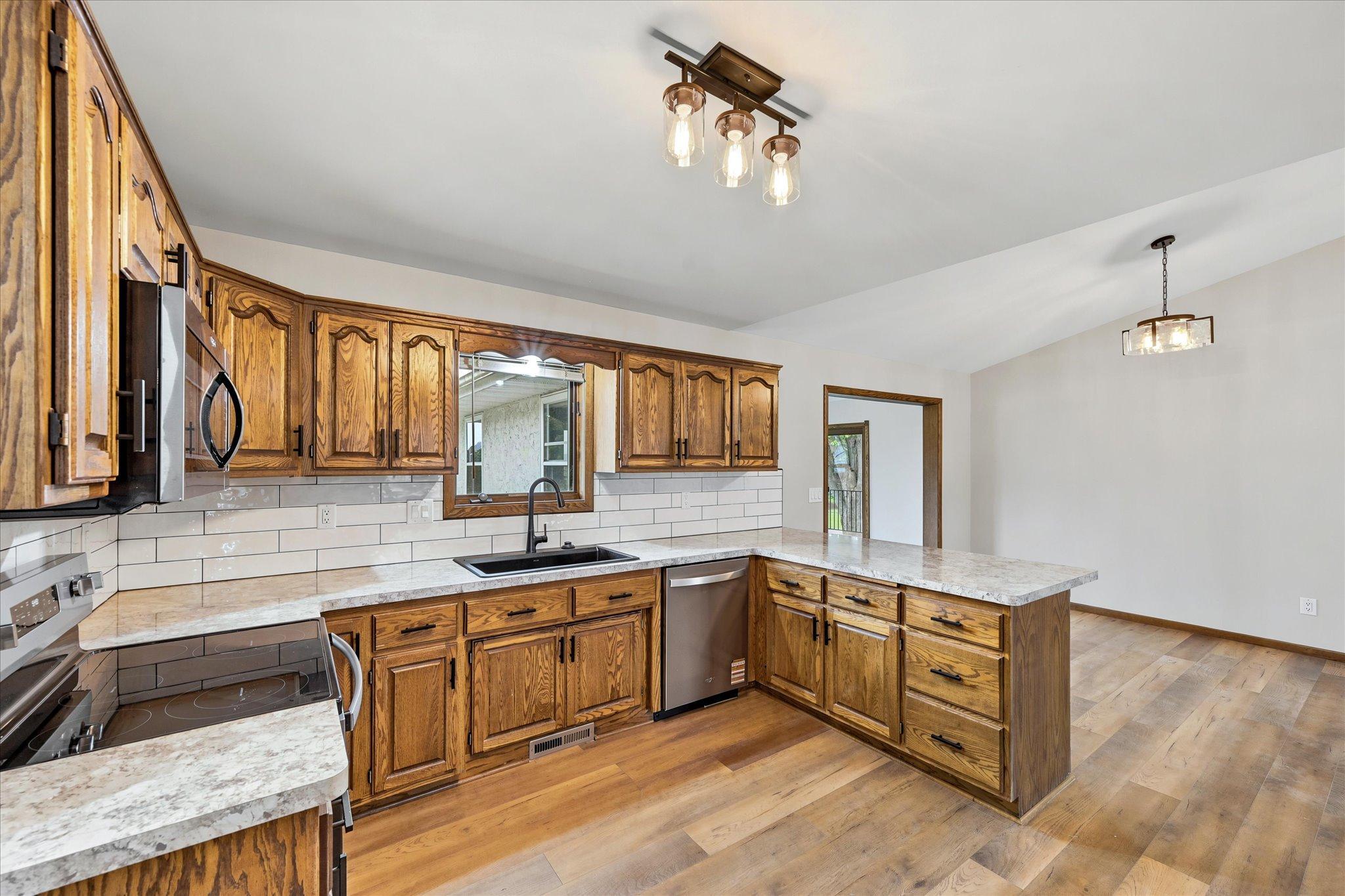 View of Residential at 11826 Larabee Circle, Albertville MN 55301, Albertville (13 of 54) - Mike Wilen | Minnesota Team Real Estate