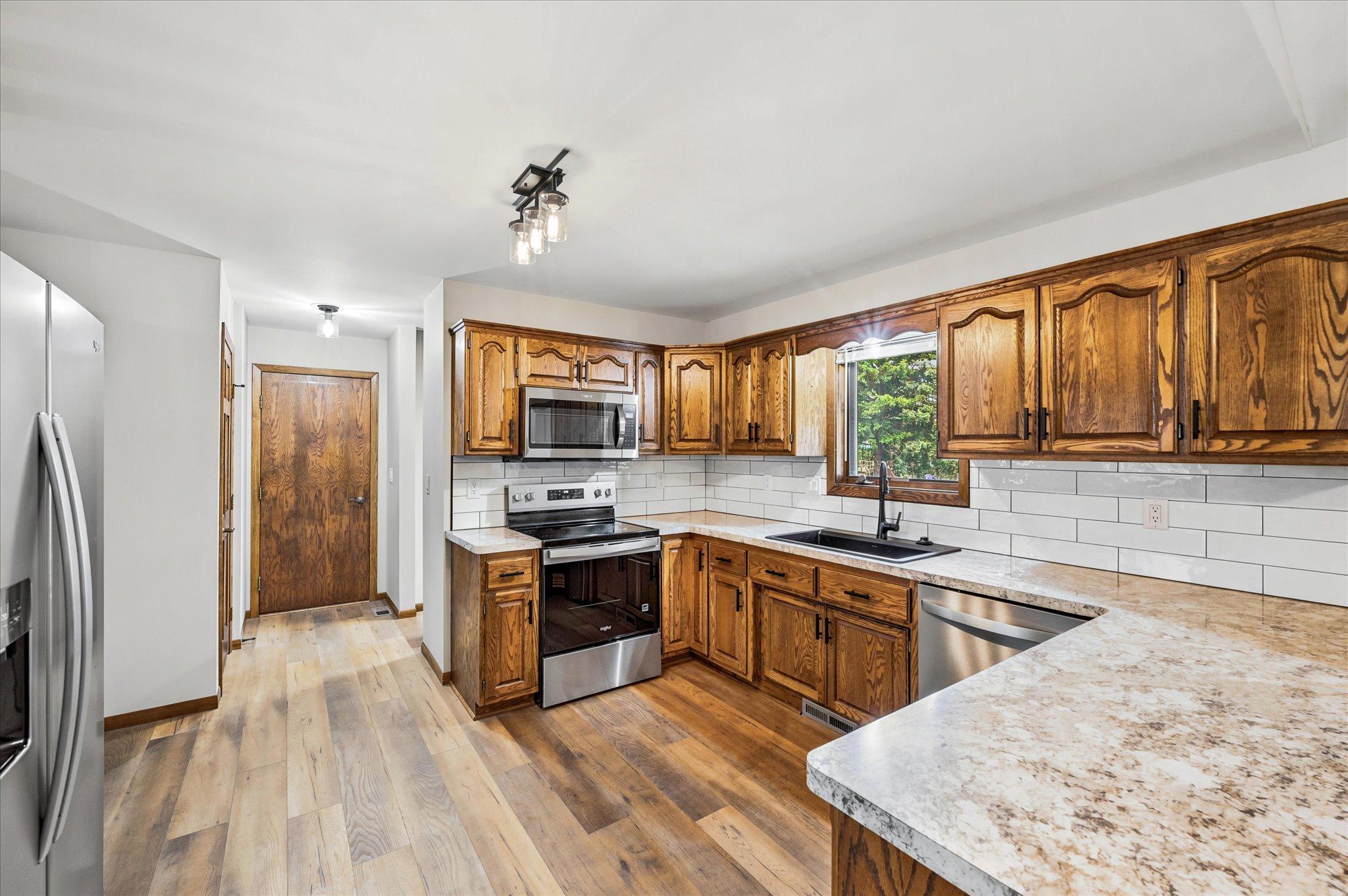 View of Residential at 11826 Larabee Circle, Albertville MN 55301, Albertville (12 of 54) - Mike Wilen | Minnesota Team Real Estate