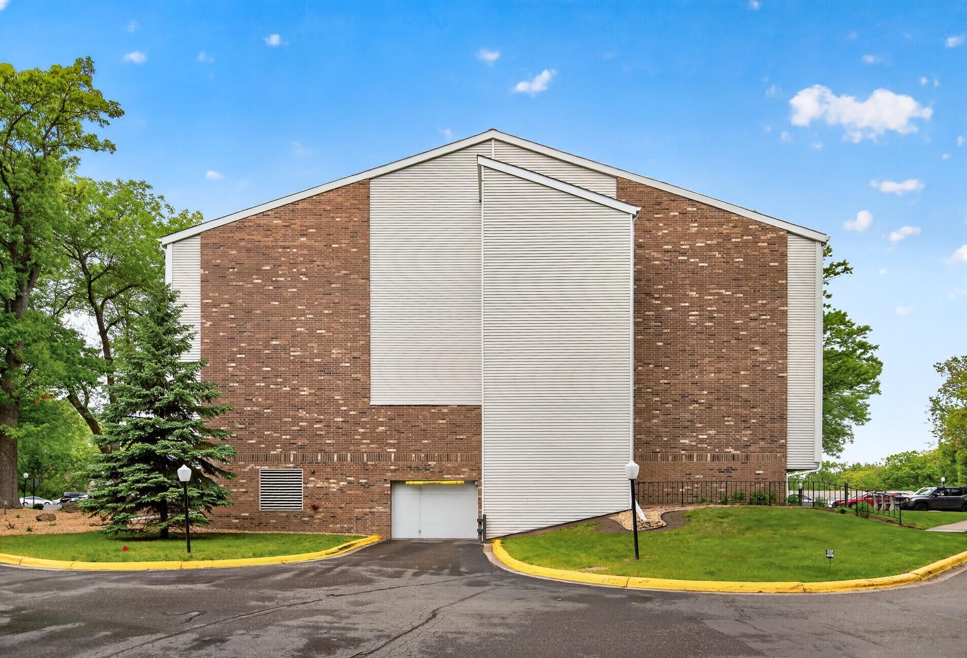 View of Residential at 1601 Innsbruck Drive #379, Fridley MN 55432, Fridley (21 of 28) - Mike Wilen | Minnesota Team Real Estate