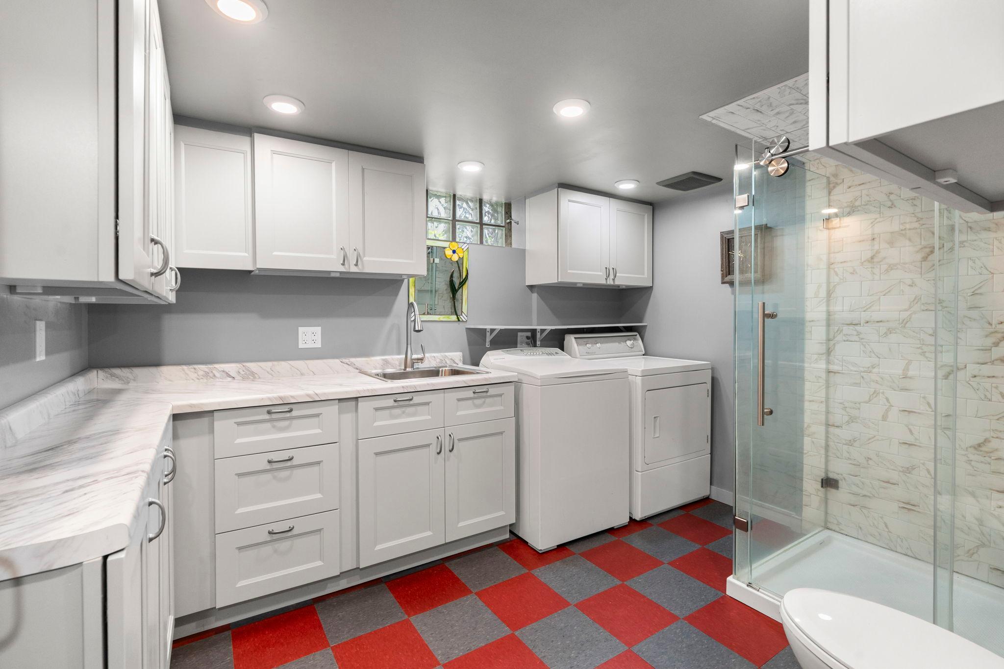 View of Residential at 3641 Dupont Avenue, Minneapolis MN 55409, Minneapolis (34 of 50) - Mike Wilen | Minnesota Team Real Estate