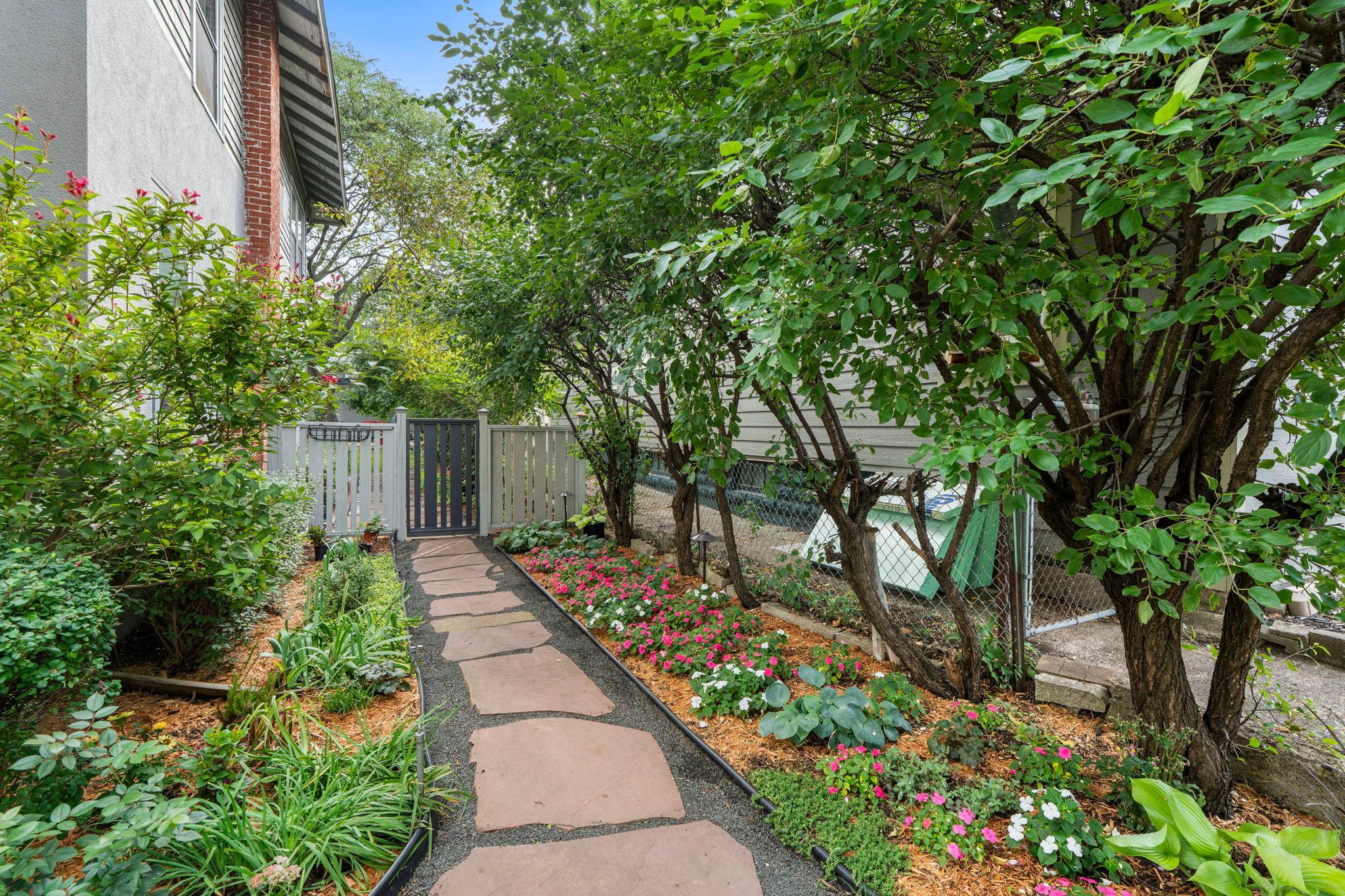 View of Residential at 3641 Dupont Avenue, Minneapolis MN 55409, Minneapolis (43 of 50) - Mike Wilen | Minnesota Team Real Estate
