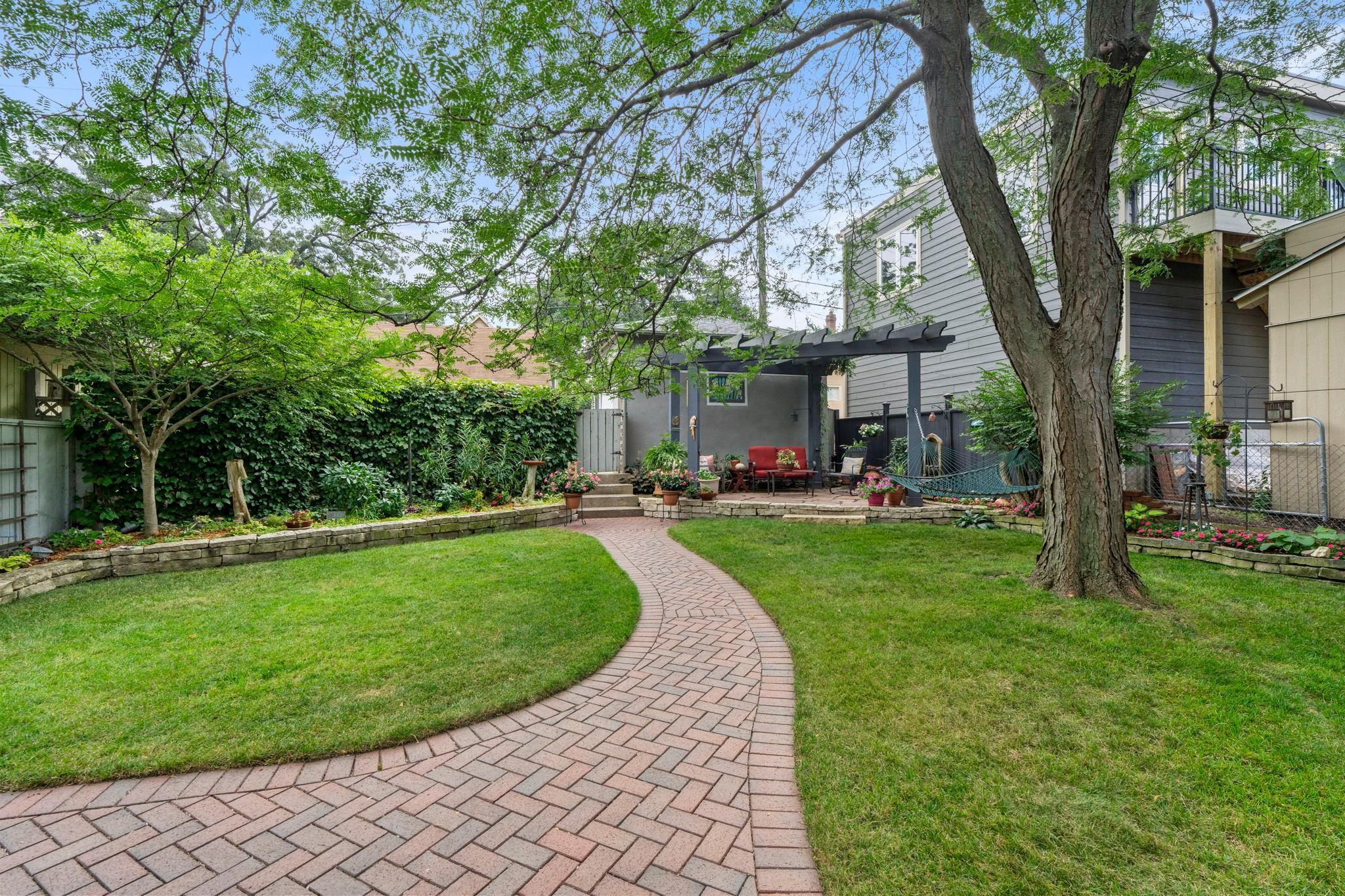 View of Residential at 3641 Dupont Avenue, Minneapolis MN 55409, Minneapolis (36 of 50) - Mike Wilen | Minnesota Team Real Estate