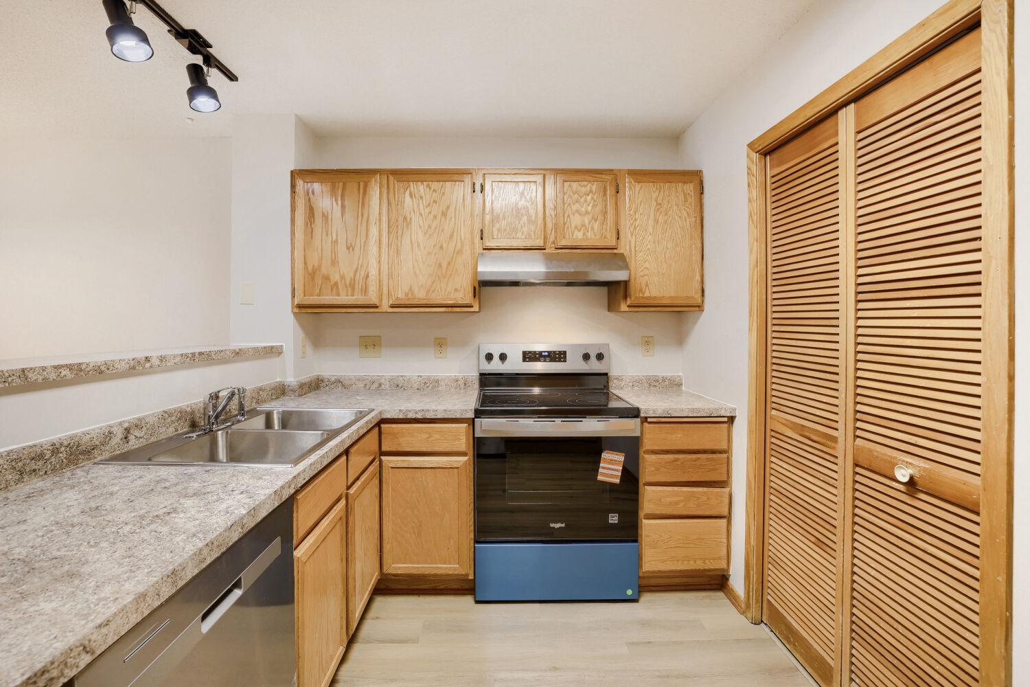 View of Residential at 2225 Ranchview Lane #7, Plymouth MN 55447, Plymouth (13 of 29) - Mike Wilen | Minnesota Team Real Estate