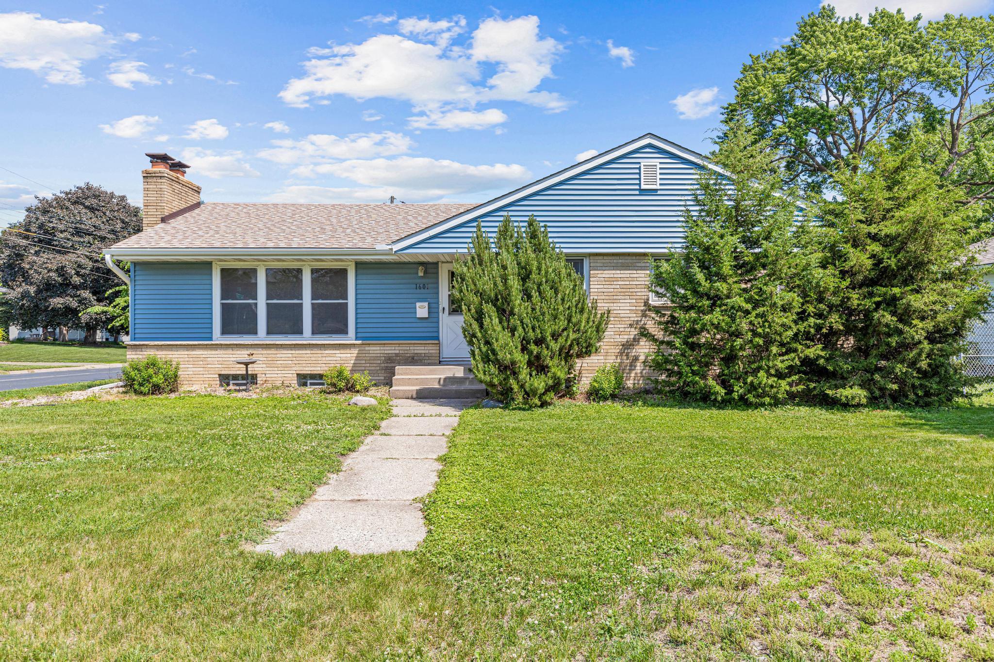 View of Residential at 1601 Princeton Avenue, Saint Louis Park MN 55416, Saint Louis Park (6 of 32) - Mike Wilen | Minnesota Team Real Estate