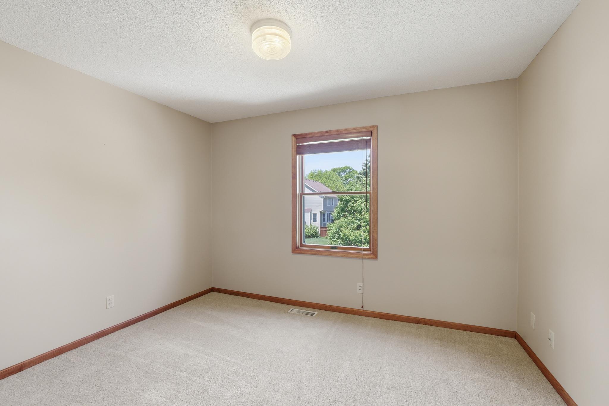 View of Residential at 1084 Tamberwood Court, Woodbury MN 55125, Woodbury (25 of 40) - Mike Wilen | Minnesota Team Real Estate