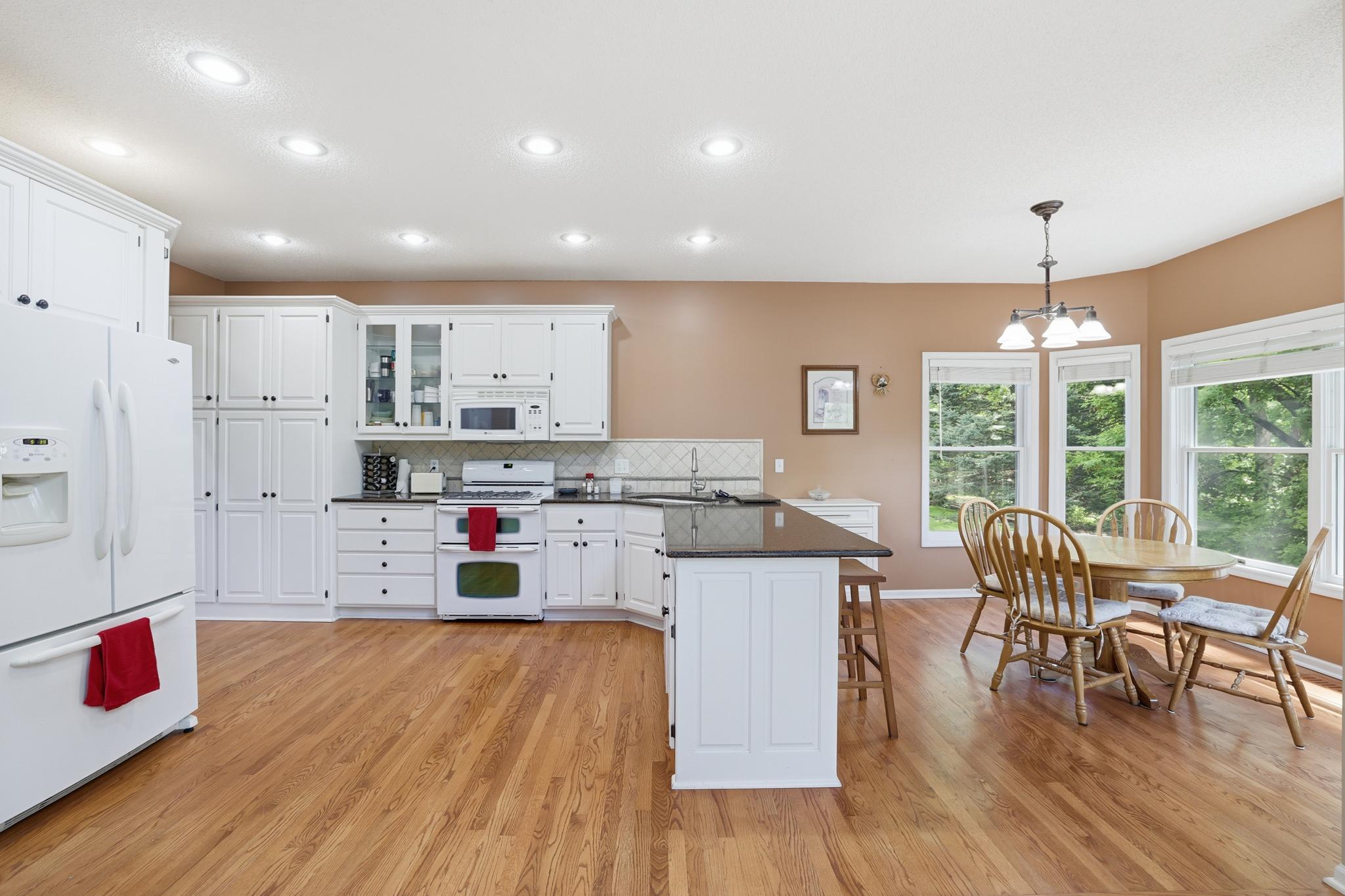 View of Residential at 1084 Tamberwood Court, Woodbury MN 55125, Woodbury (12 of 40) - Mike Wilen | Minnesota Team Real Estate
