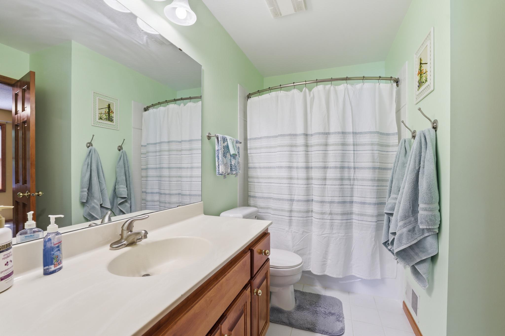 View of Residential at 1084 Tamberwood Court, Woodbury MN 55125, Woodbury (22 of 40) - Mike Wilen | Minnesota Team Real Estate
