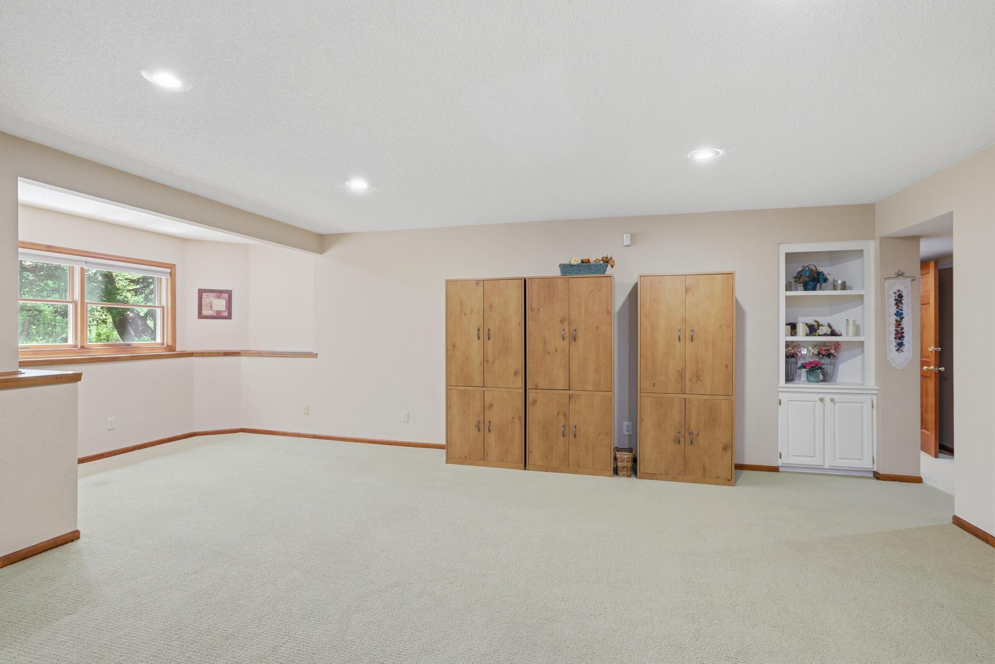View of Residential at 1084 Tamberwood Court, Woodbury MN 55125, Woodbury (30 of 40) - Mike Wilen | Minnesota Team Real Estate