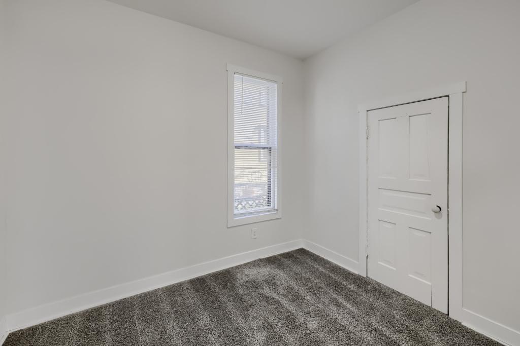 View of Residential Income at 2631 Girard Avenue, Minneapolis MN 55411, Minneapolis (9 of 24) - Mike Wilen | Minnesota Team Real Estate