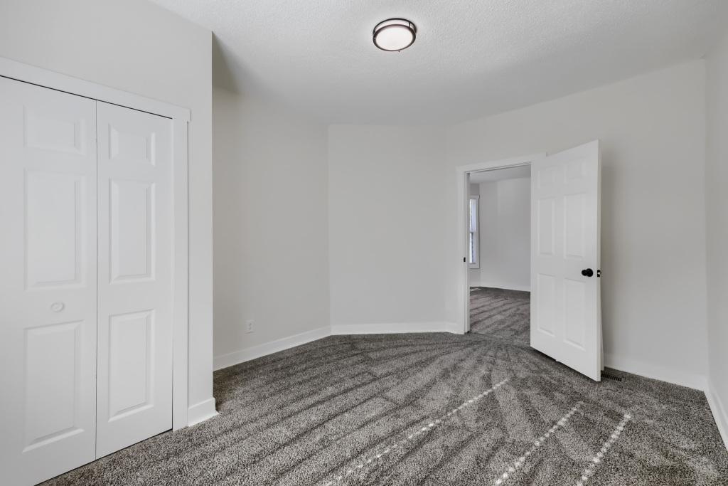 View of Residential Income at 2631 Girard Avenue, Minneapolis MN 55411, Minneapolis (8 of 24) - Mike Wilen | Minnesota Team Real Estate