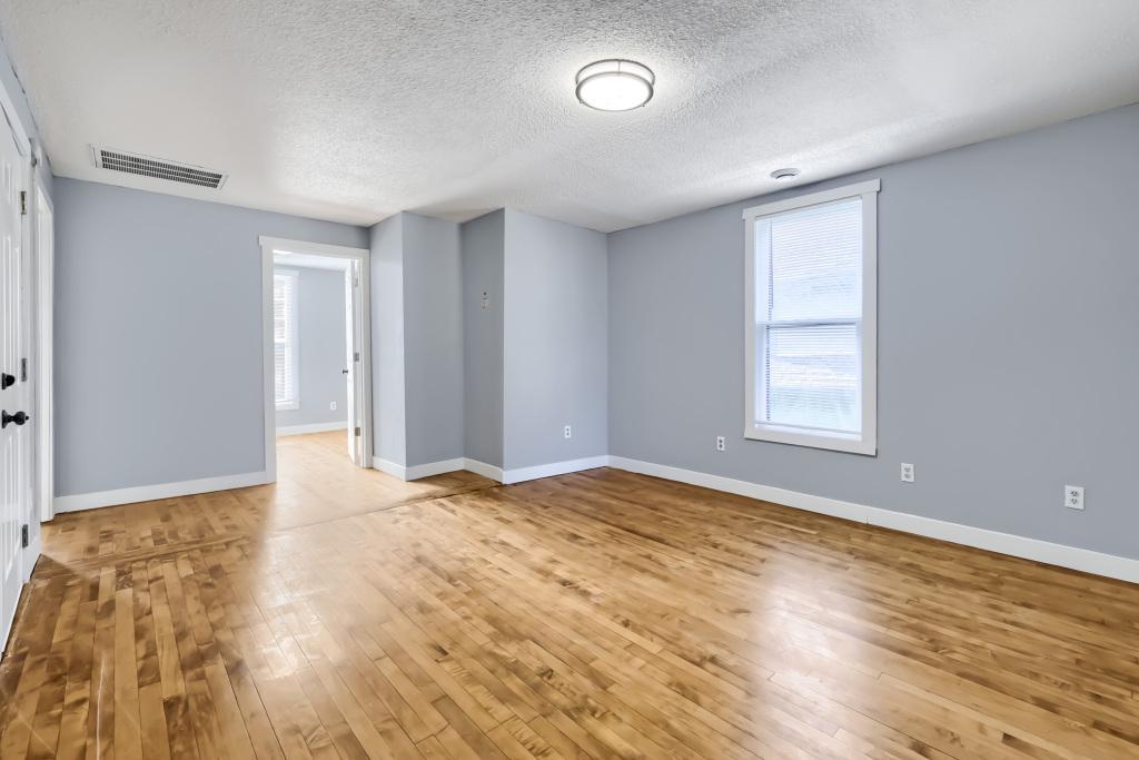 View of Residential Income at 2631 Girard Avenue, Minneapolis MN 55411, Minneapolis (6 of 24) - Mike Wilen | Minnesota Team Real Estate