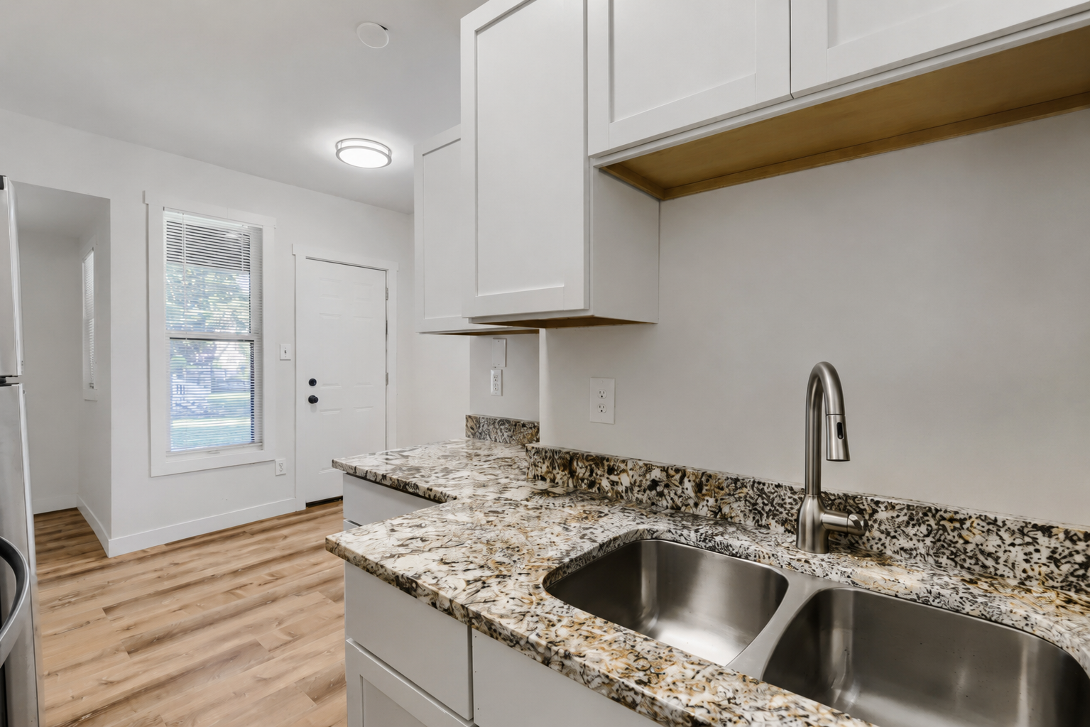 View of Residential Income at 2631 Girard Avenue, Minneapolis MN 55411, Minneapolis (20 of 24) - Mike Wilen | Minnesota Team Real Estate