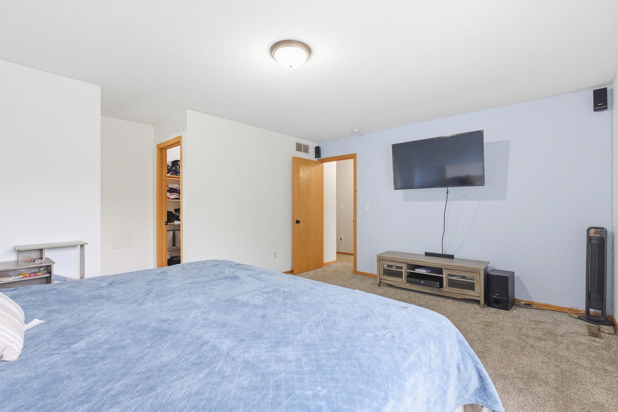 View of Residential at 2058 Parkway Avenue, Shakopee MN 55379, Shakopee (17 of 26) - Mike Wilen | Minnesota Team Real Estate