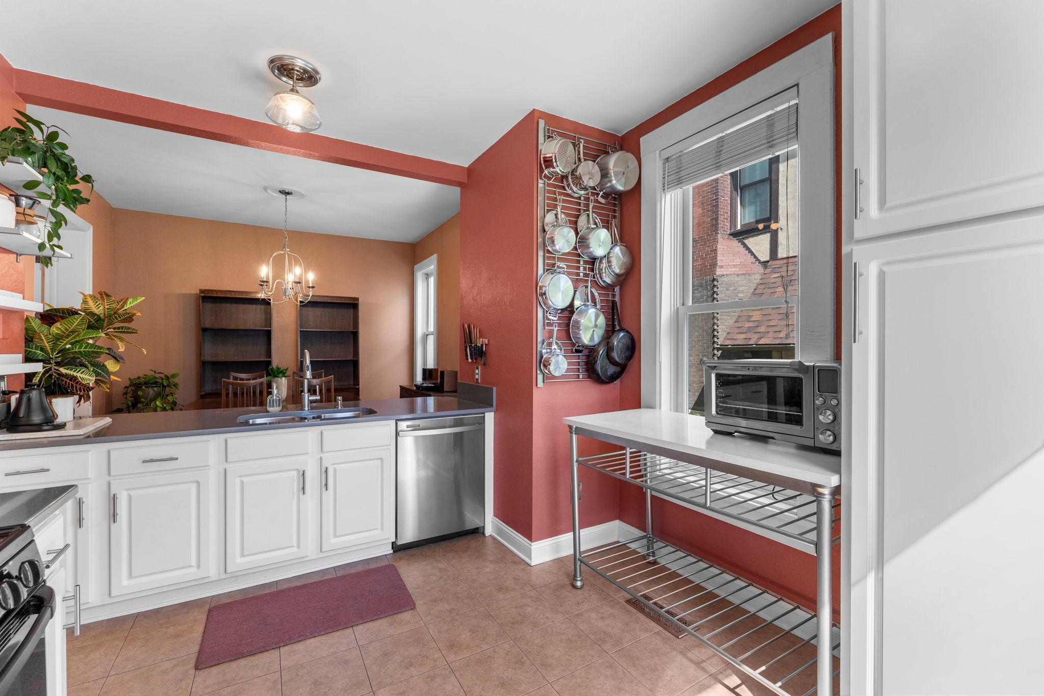 View of Residential at 2439 Park Avenue #F, Minneapolis MN 55404, Minneapolis (9 of 31) - Mike Wilen | Minnesota Team Real Estate