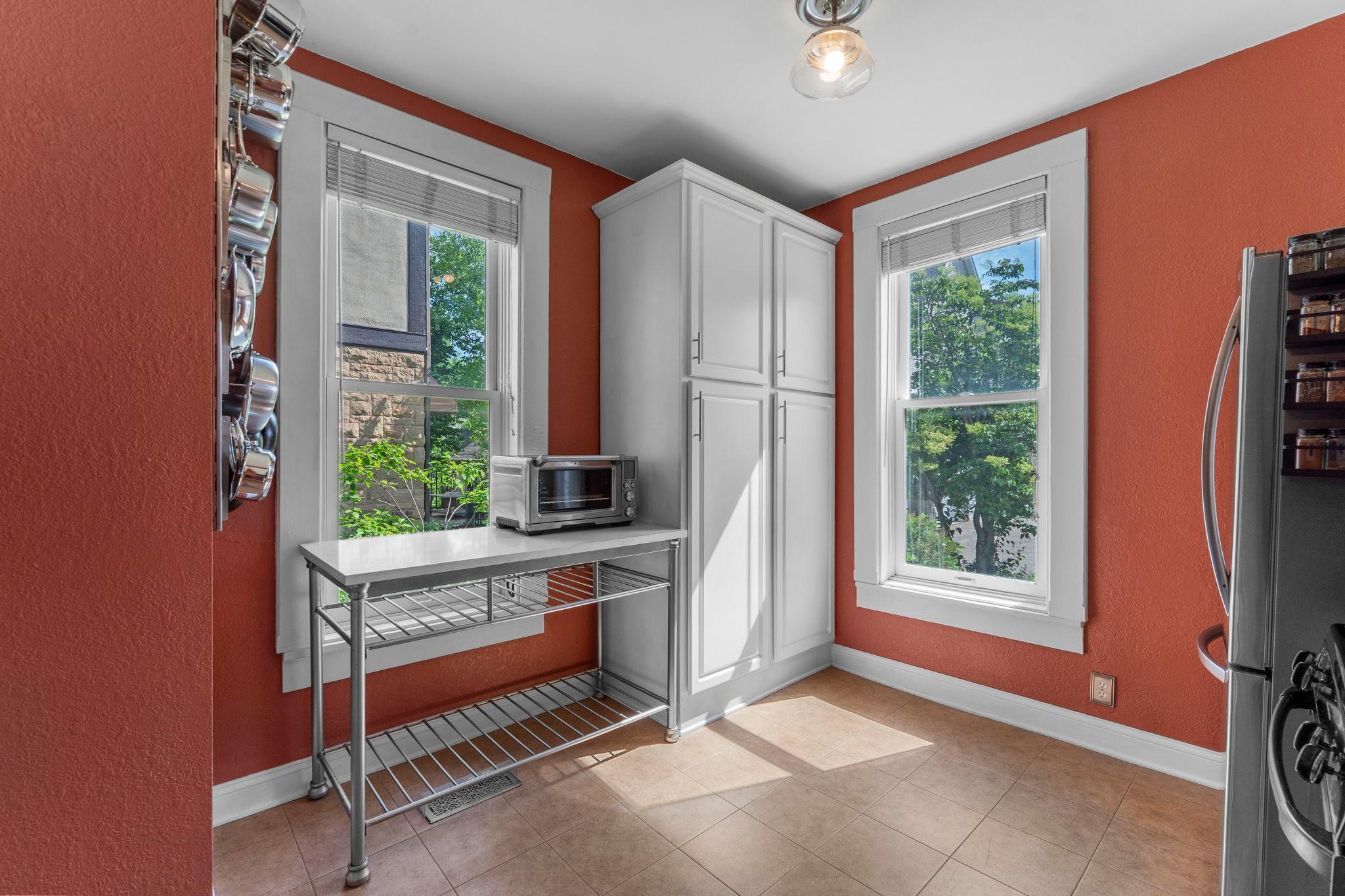 View of Residential at 2439 Park Avenue #F, Minneapolis MN 55404, Minneapolis (7 of 31) - Mike Wilen | Minnesota Team Real Estate
