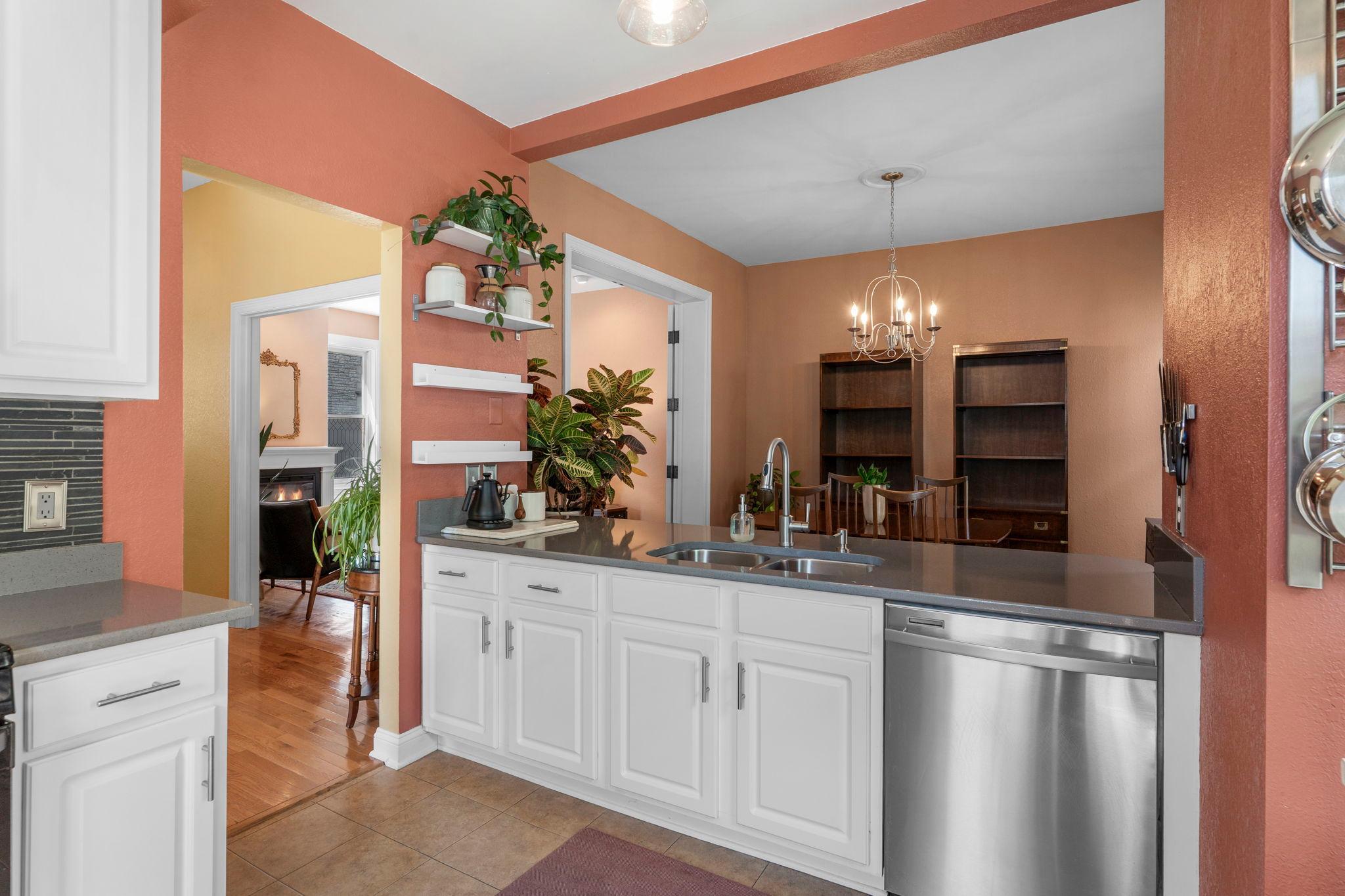 View of Residential at 2439 Park Avenue #F, Minneapolis MN 55404, Minneapolis (6 of 31) - Mike Wilen | Minnesota Team Real Estate