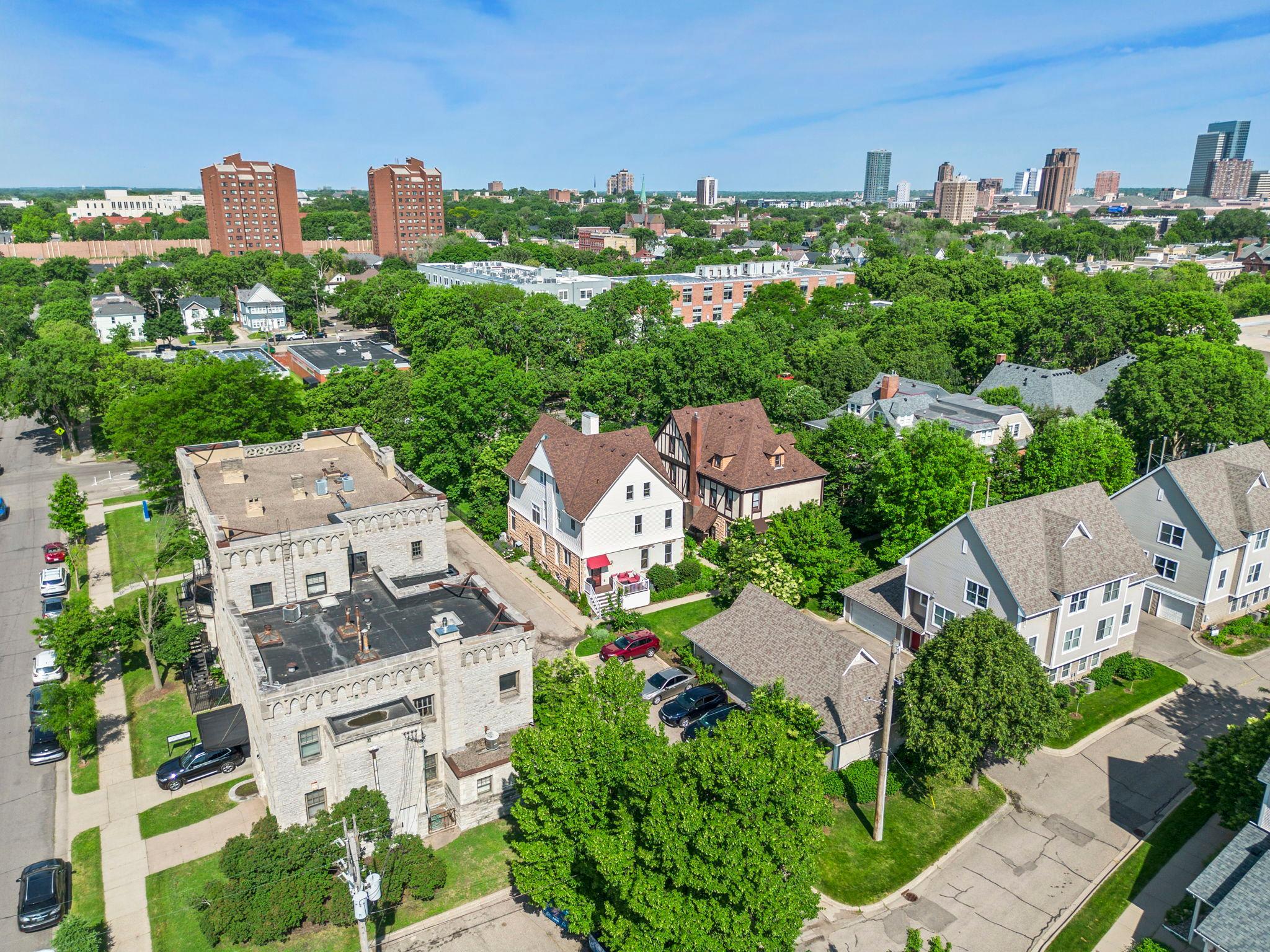 View of Residential at 2439 Park Avenue #F, Minneapolis MN 55404, Minneapolis (30 of 31) - Mike Wilen | Minnesota Team Real Estate