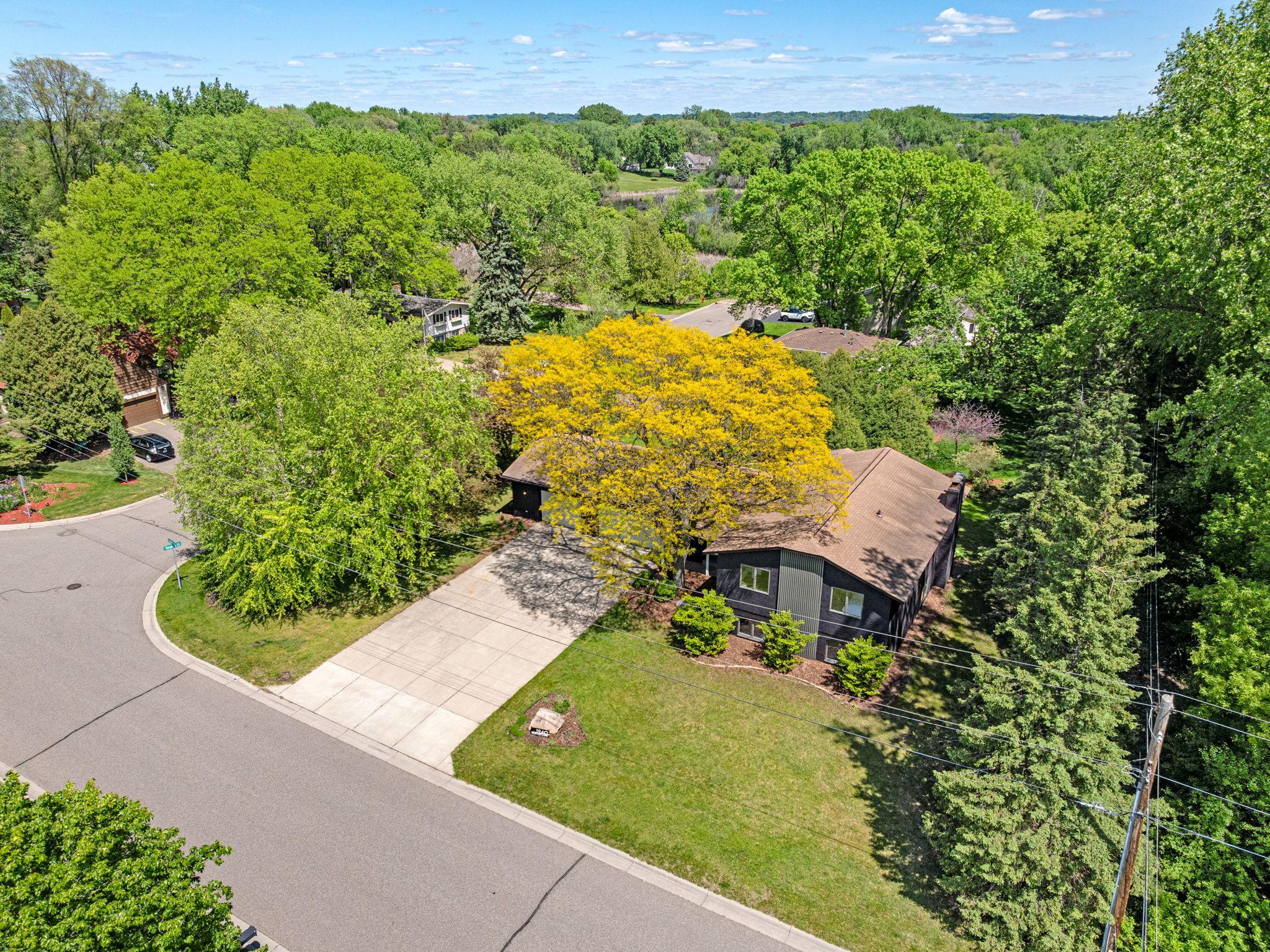 View of Residential at 1940 Hunter Lane, Mendota Heights MN 55118, Mendota Heights (88 of 91) - Mike Wilen | Minnesota Team Real Estate