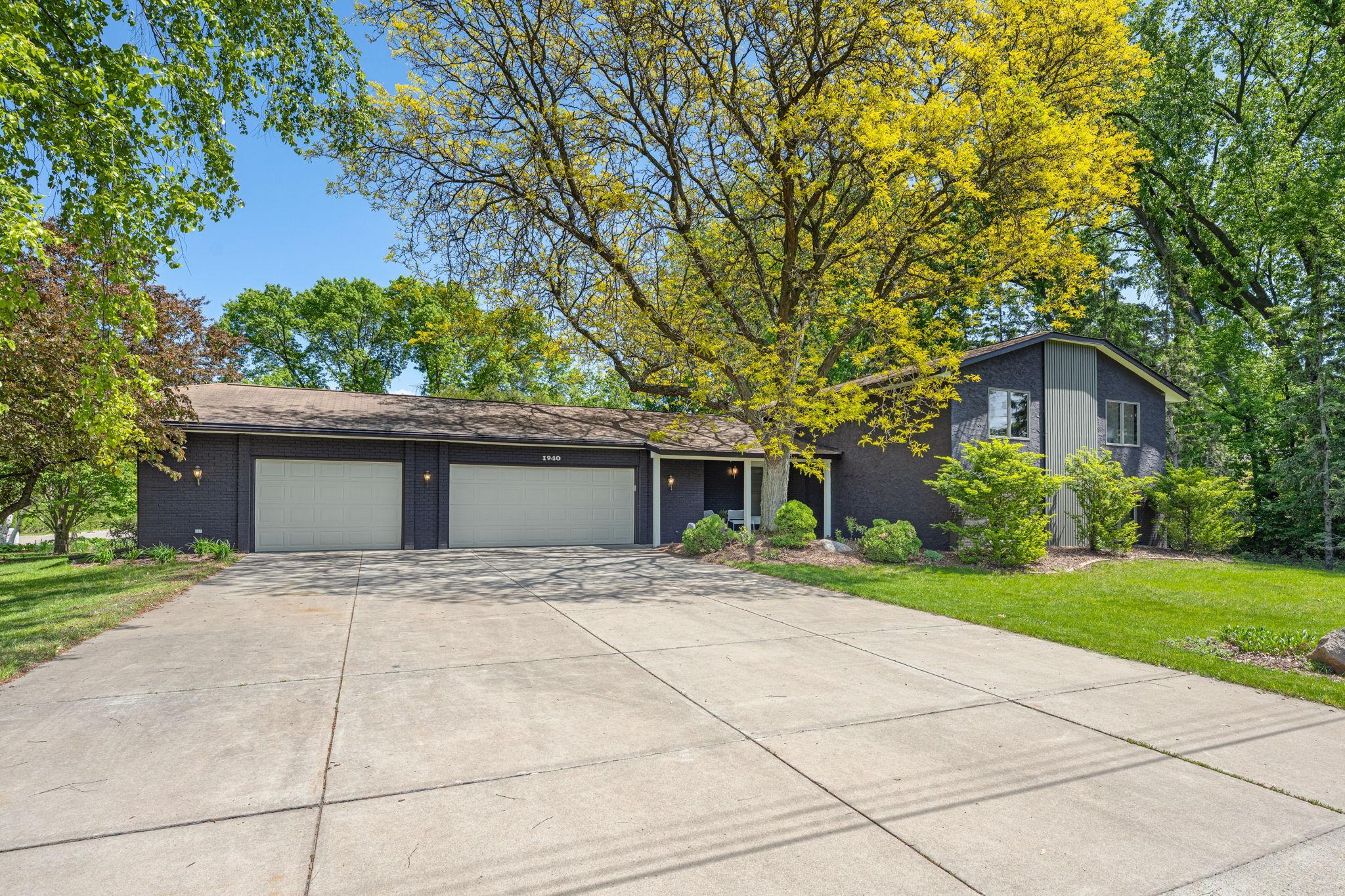 View of Residential at 1940 Hunter Lane, Mendota Heights MN 55118, Mendota Heights (79 of 91) - Mike Wilen | Minnesota Team Real Estate
