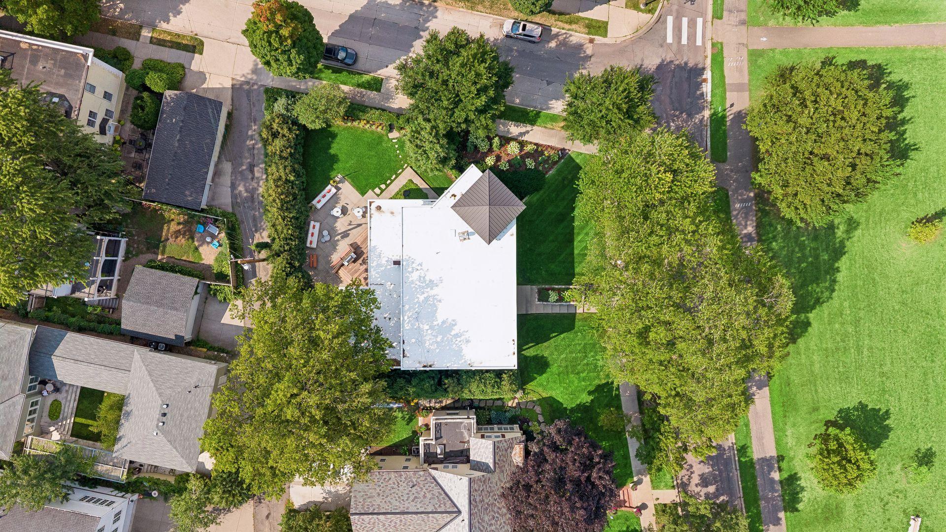 View of Residential at 2100 Lake Of The Isles Parkway, Minneapolis MN 55405, Minneapolis (6 of 76) - Mike Wilen | Minnesota Team Real Estate