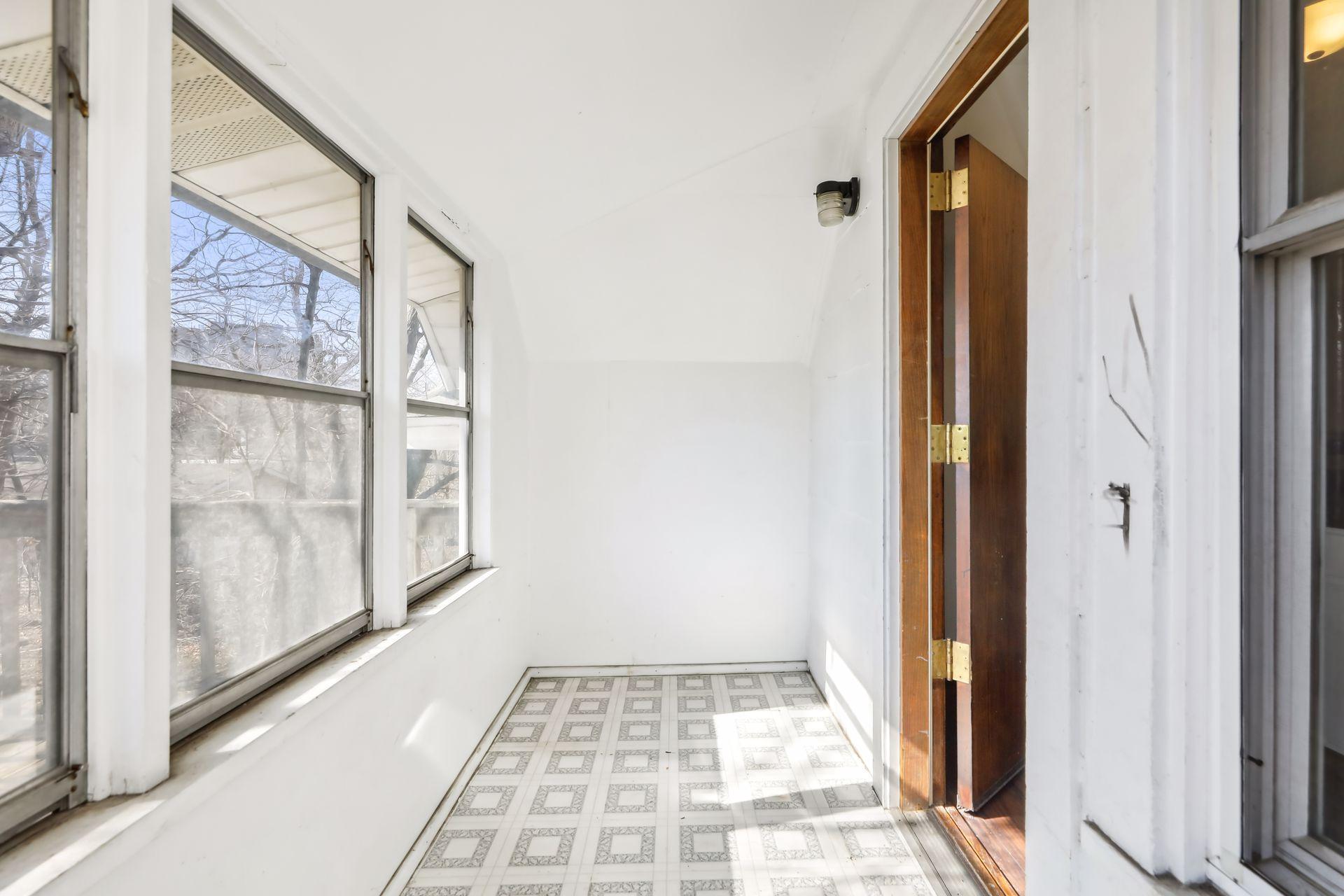 View of Residential at 1282 Hewitt Ave, Saint Paul MN 55104, Saint Paul (37 of 45) - Mike Wilen | Minnesota Team Real Estate