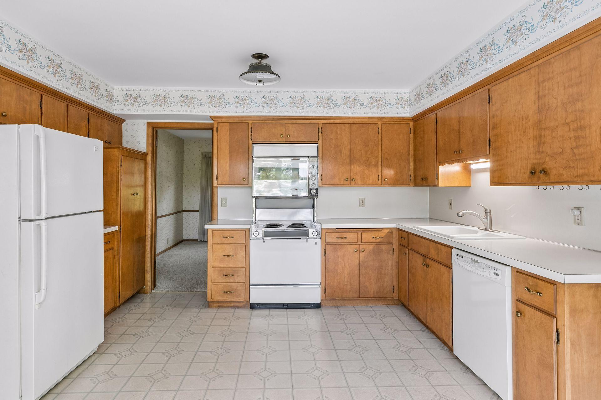 View of Residential at 3931 Huntingdon Drive, Hopkins MN 55305, Hopkins (38 of 47) - Mike Wilen | Minnesota Team Real Estate