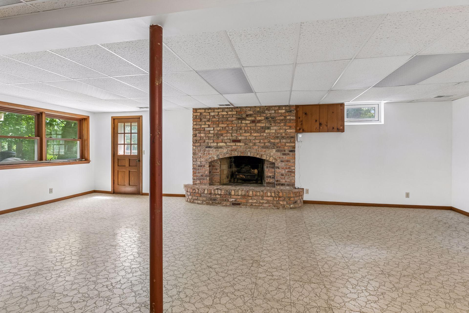 View of Residential at 3931 Huntingdon Drive, Hopkins MN 55305, Hopkins (45 of 47) - Mike Wilen | Minnesota Team Real Estate