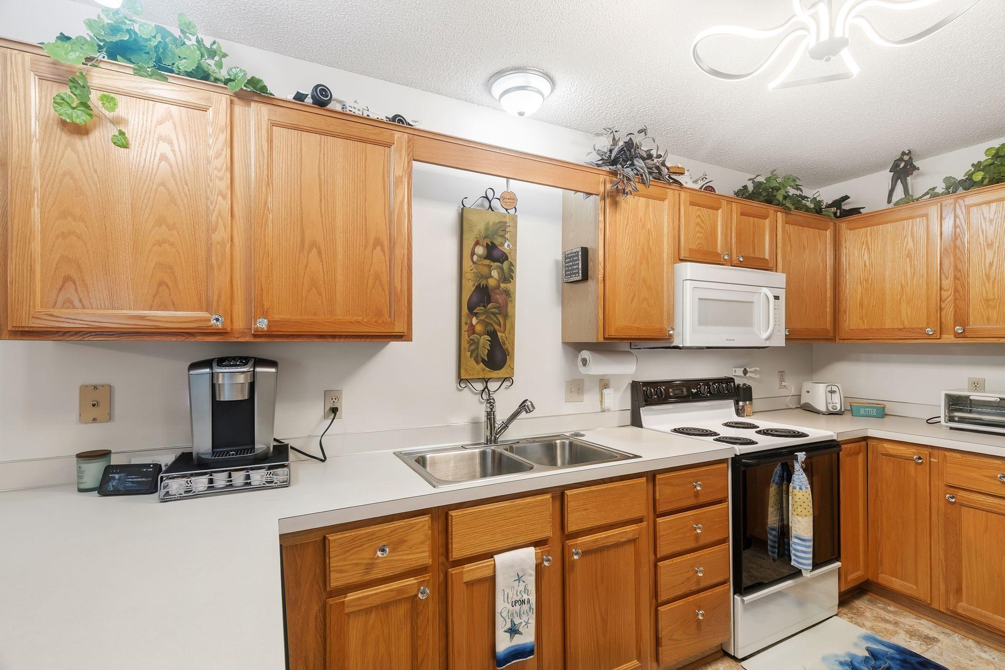 View of Residential at 7036 49th Street, Oakdale MN 55128, Oakdale (10 of 23) - Mike Wilen | Minnesota Team Real Estate
