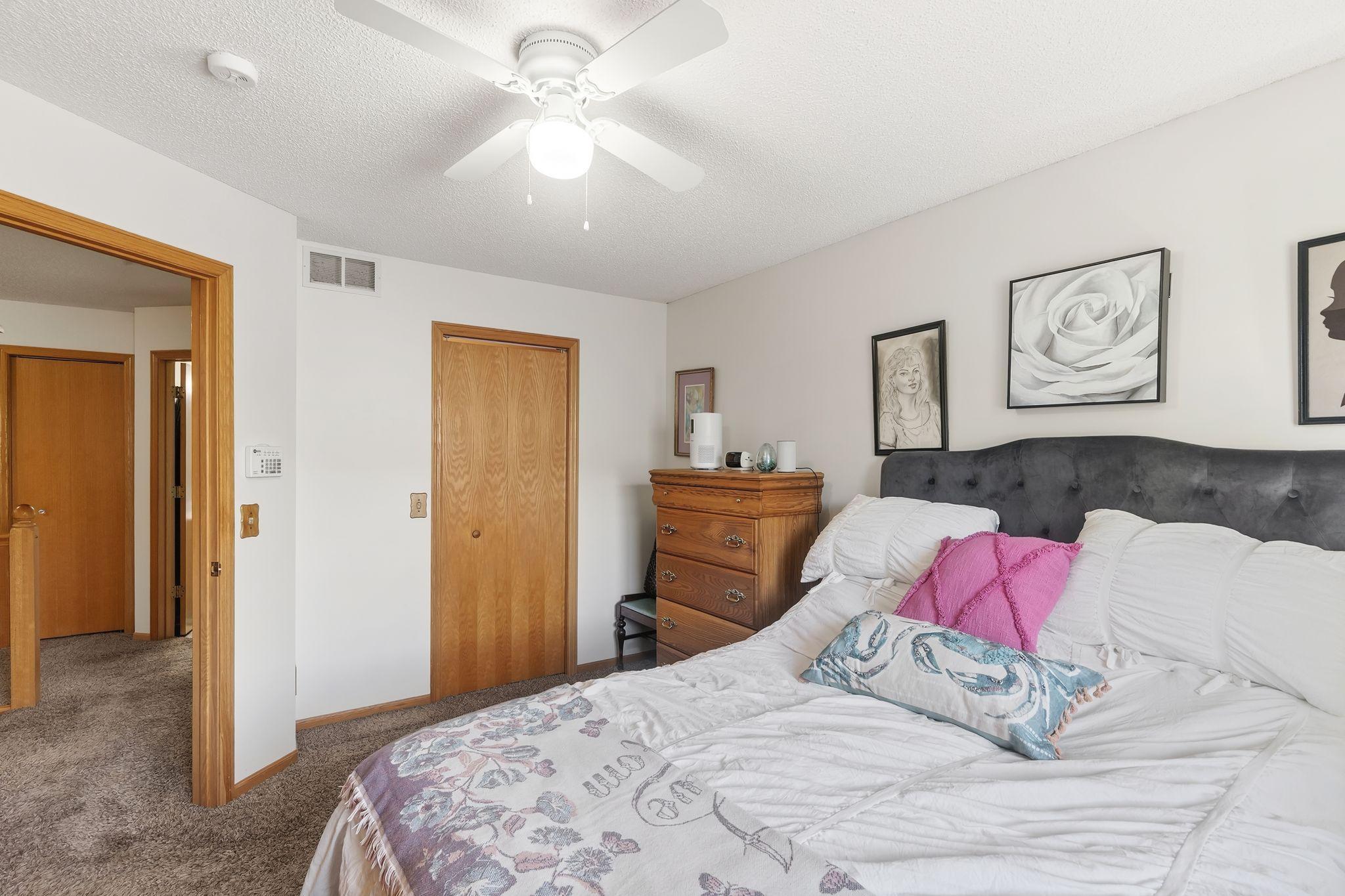 View of Residential at 7036 49th Street, Oakdale MN 55128, Oakdale (13 of 23) - Mike Wilen | Minnesota Team Real Estate
