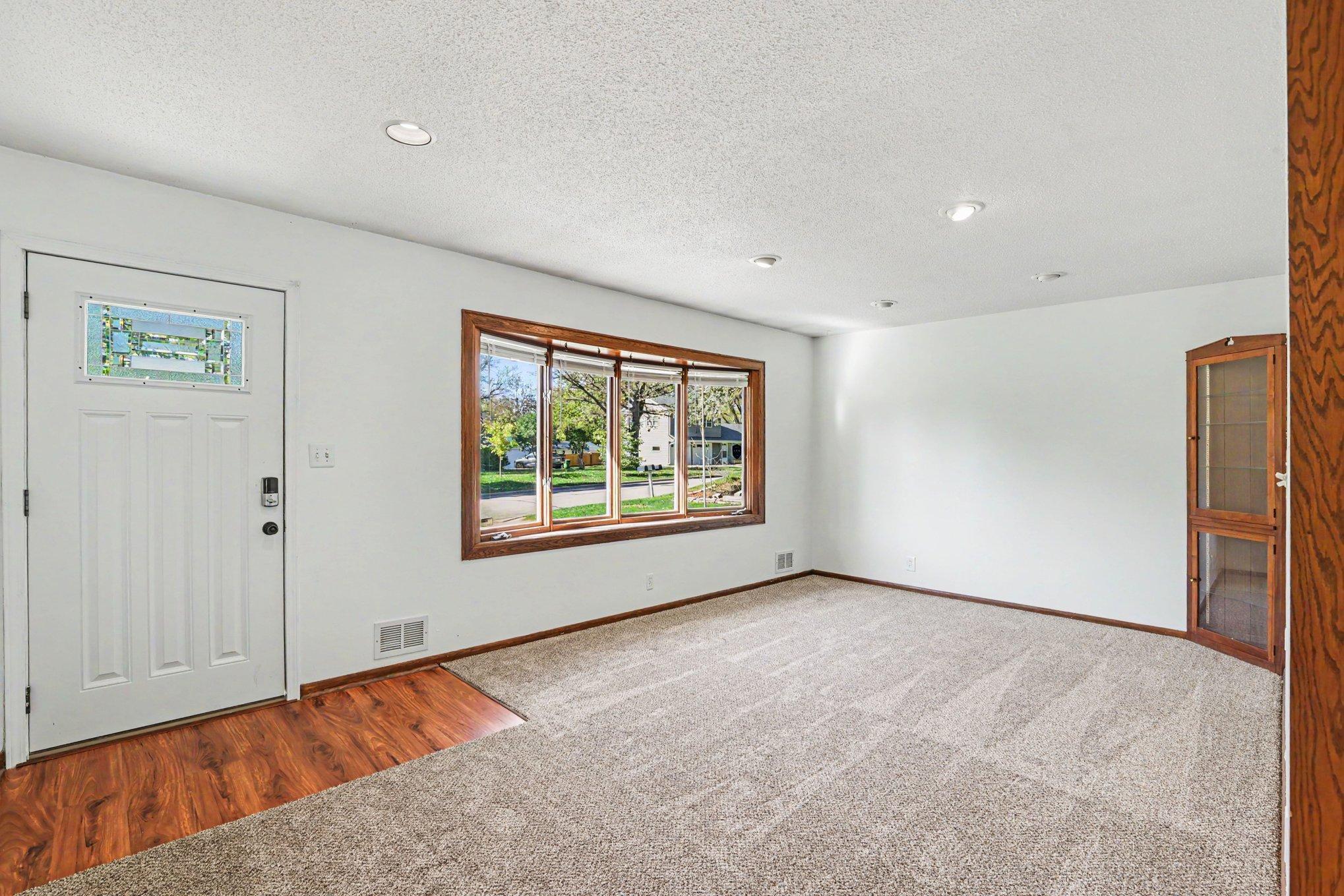 View of Residential at 2050 Farrington Street, Roseville MN 55113, Roseville (6 of 32) - Mike Wilen | Minnesota Team Real Estate