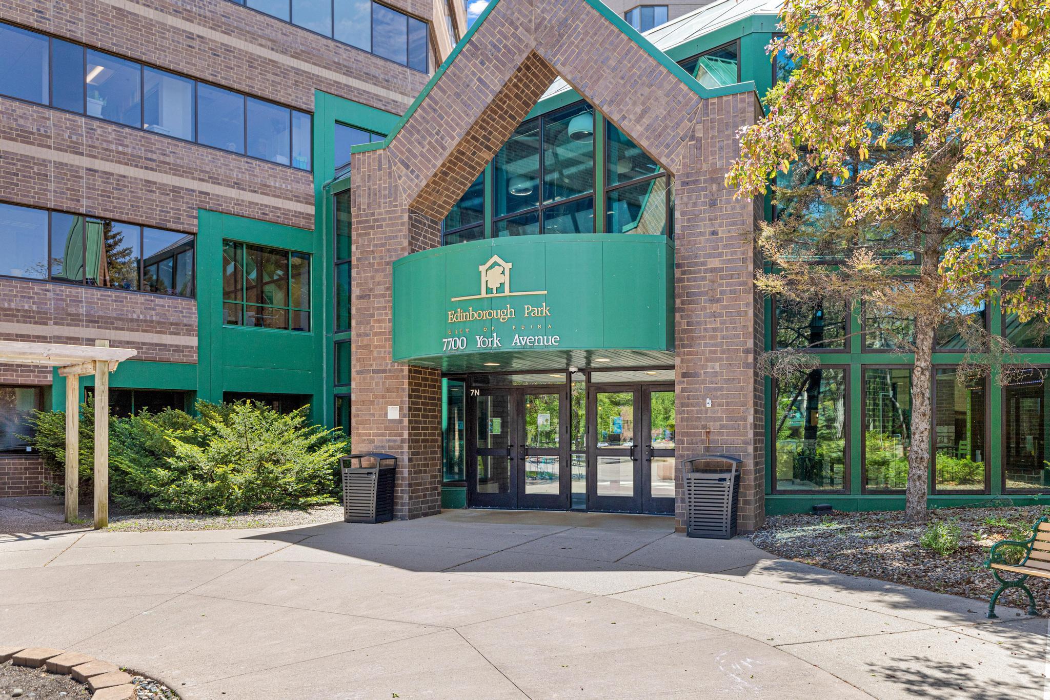 View of Residential at 7631 Edinborough Way #5213, Edina MN 55435, Edina (16 of 23) - Mike Wilen | Minnesota Team Real Estate