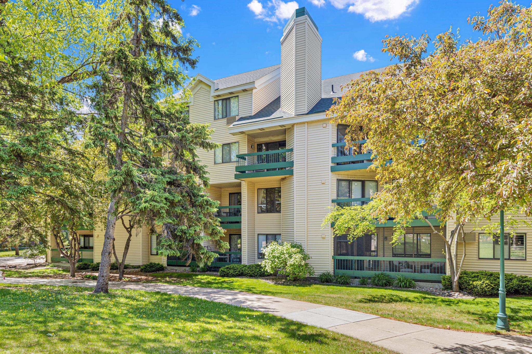 View of Residential at 7631 Edinborough Way #5213, Edina MN 55435, Edina (14 of 23) - Mike Wilen | Minnesota Team Real Estate
