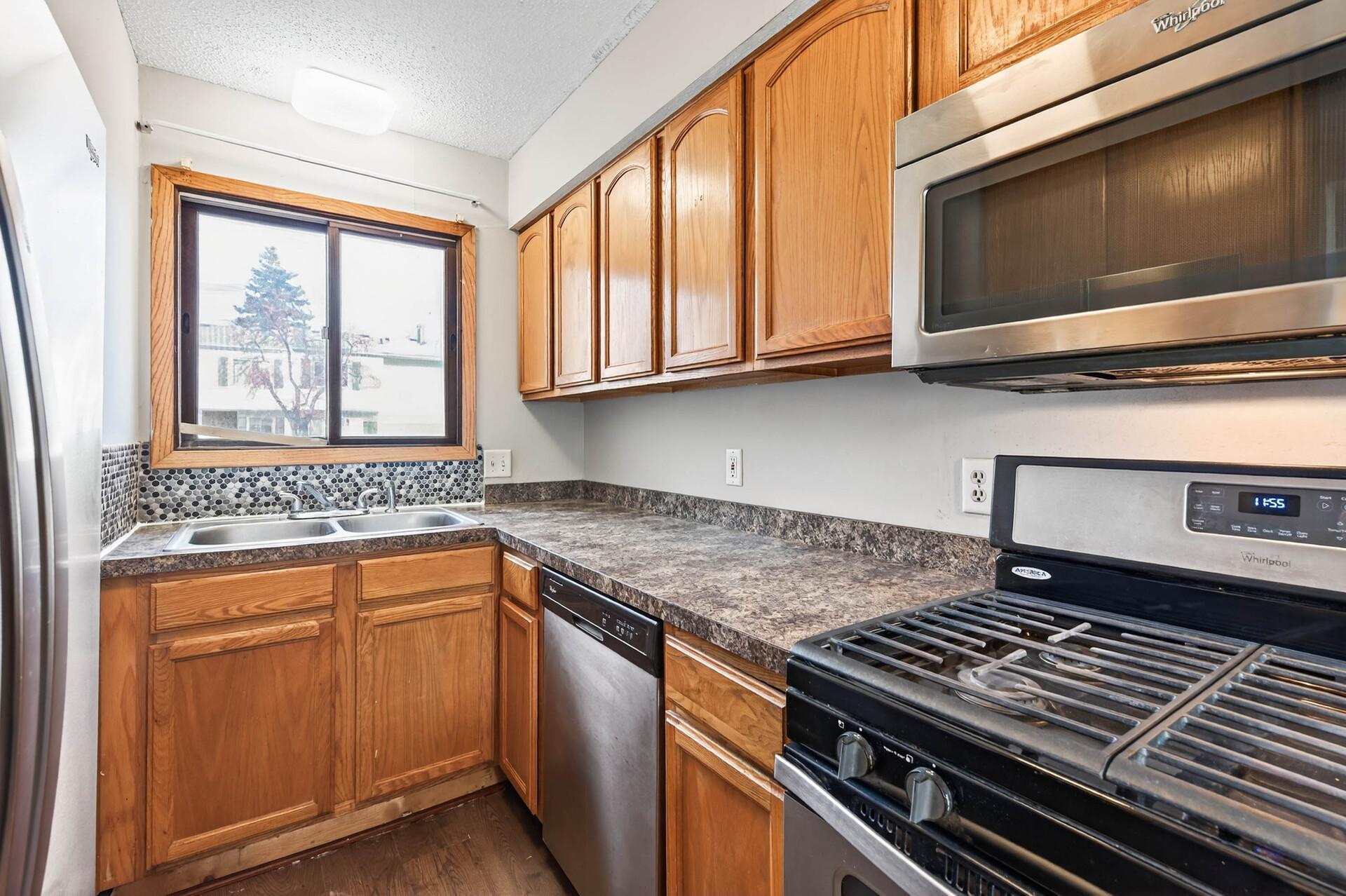 View of Residential at 605 Portland Drive, Burnsville MN 55337, Burnsville (11 of 38) - Mike Wilen | Minnesota Team Real Estate