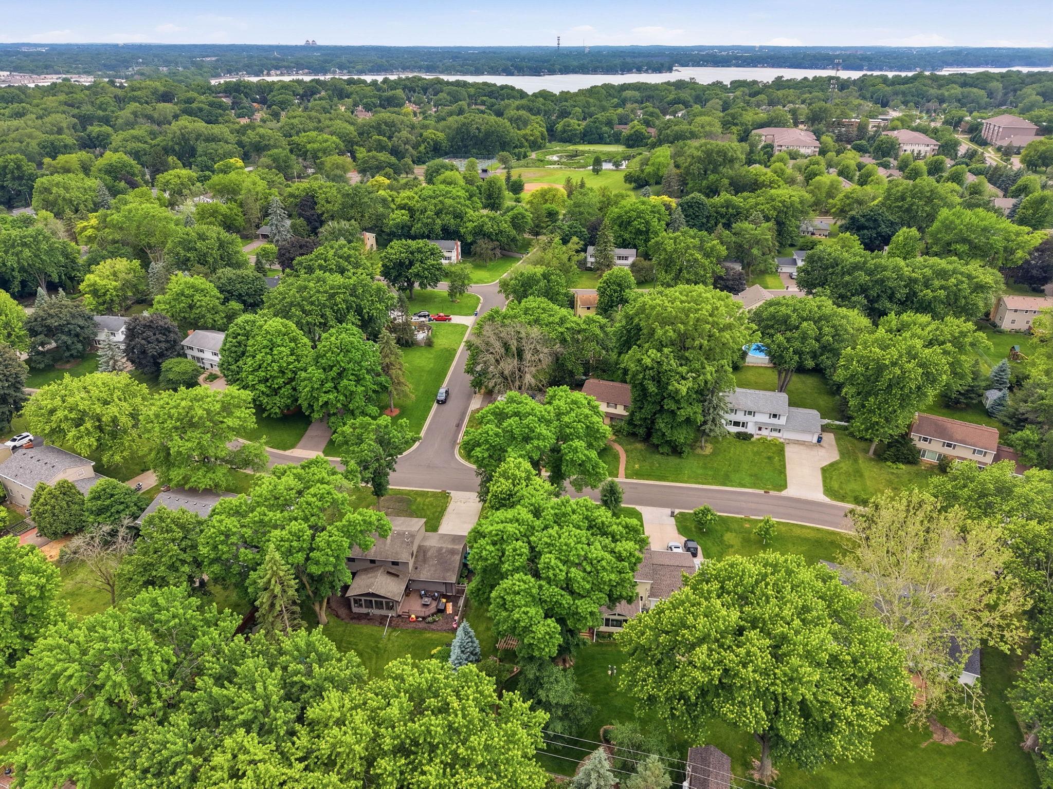View of Residential at 2400 Cavell Avenue, Golden Valley MN 55427, Golden Valley (53 of 58) - Mike Wilen | Minnesota Team Real Estate