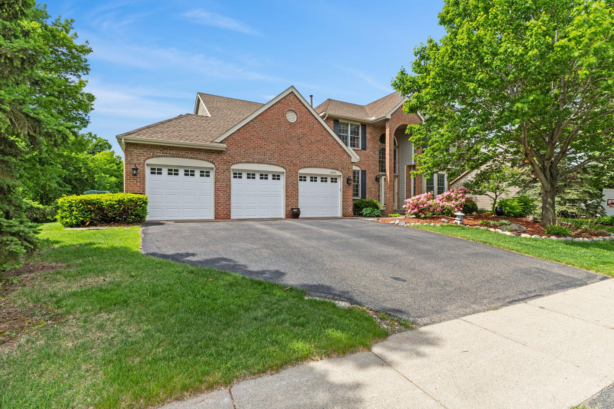 View of Residential at 16943 Candlewood Parkway, Eden Prairie MN 55347, Eden Prairie - Mike Wilen | Minnesota Team Real Estate