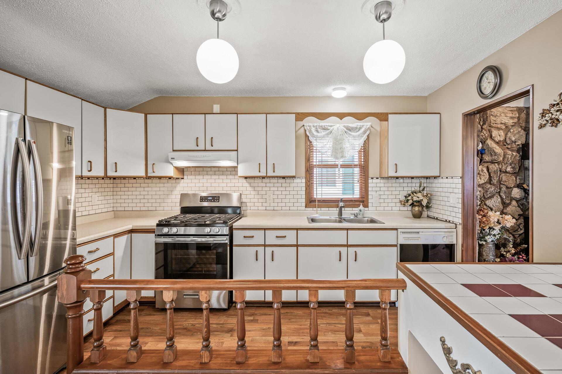 View of Residential at 2233 Fremont Avenue, Saint Paul MN 55119, Saint Paul (12 of 30) - Mike Wilen | Minnesota Team Real Estate