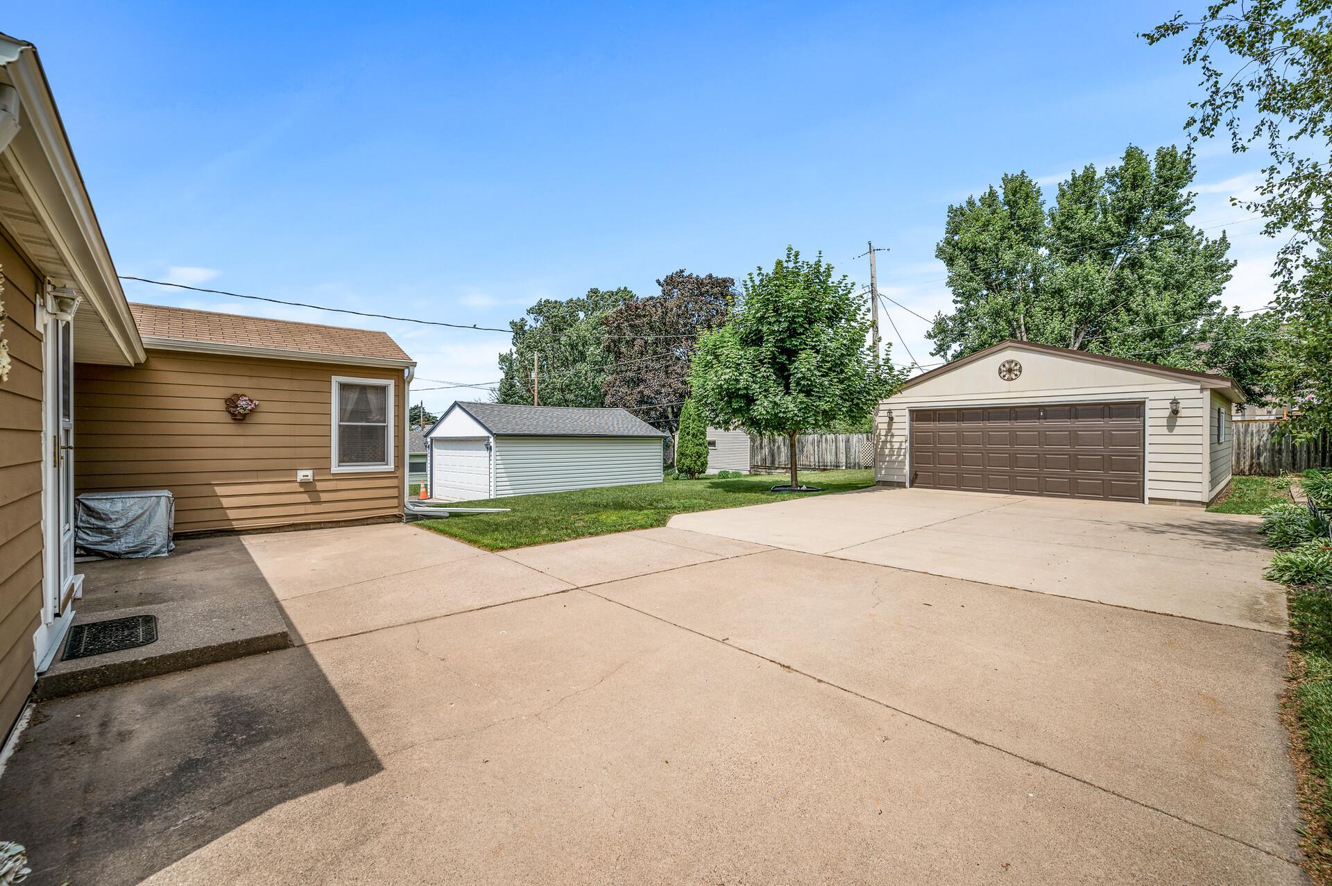 View of Residential at 2233 Fremont Avenue, Saint Paul MN 55119, Saint Paul (29 of 30) - Mike Wilen | Minnesota Team Real Estate