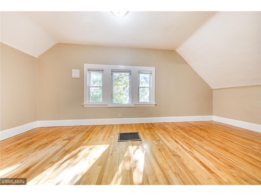 View of Residential at 3842 Fremont Avenue, Minneapolis MN 55412, Minneapolis (13 of 19) - Mike Wilen | Minnesota Team Real Estate