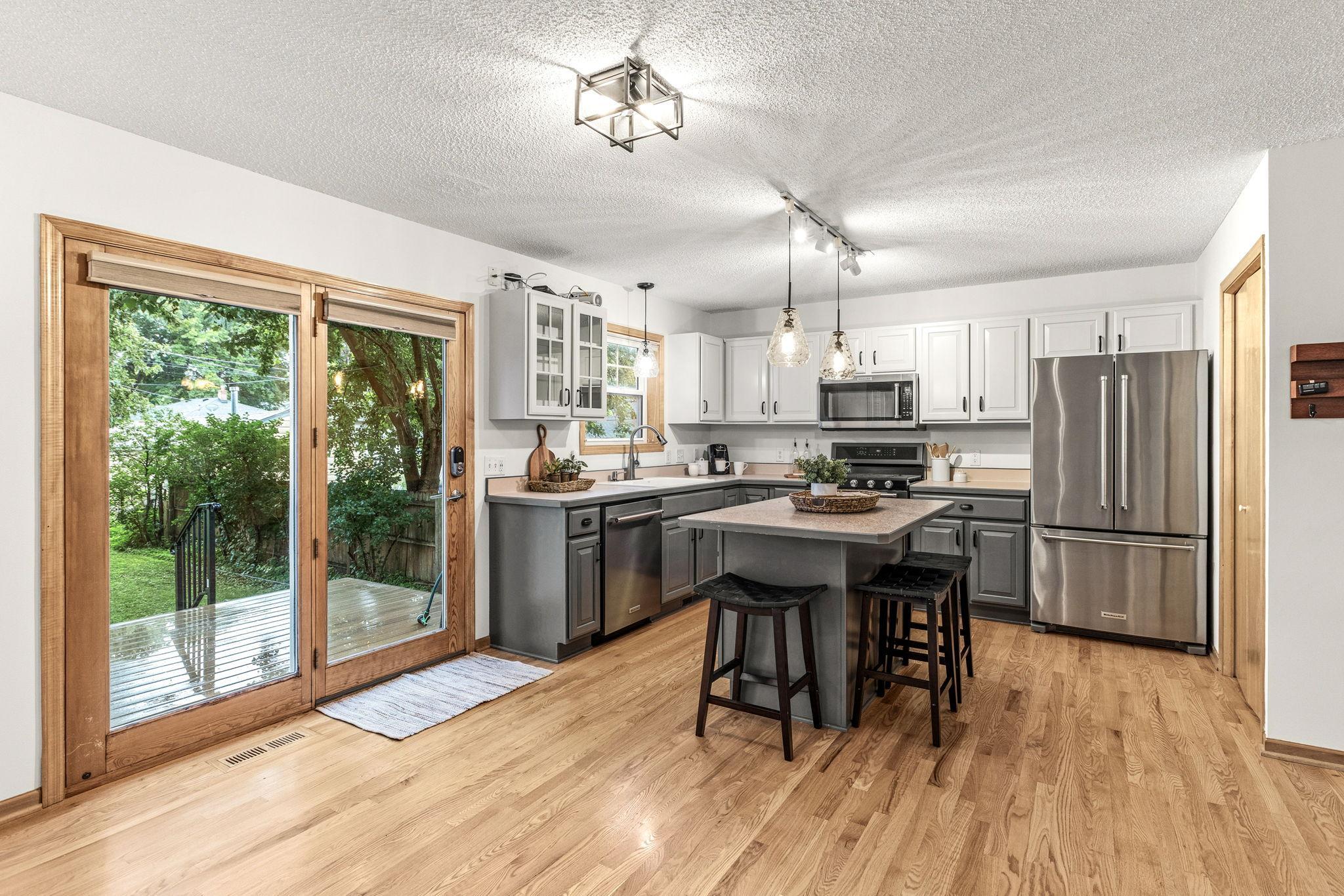 View of Residential at 934 Randolph Avenue, Saint Paul MN 55102, Saint Paul (12 of 38) - Mike Wilen | Minnesota Team Real Estate