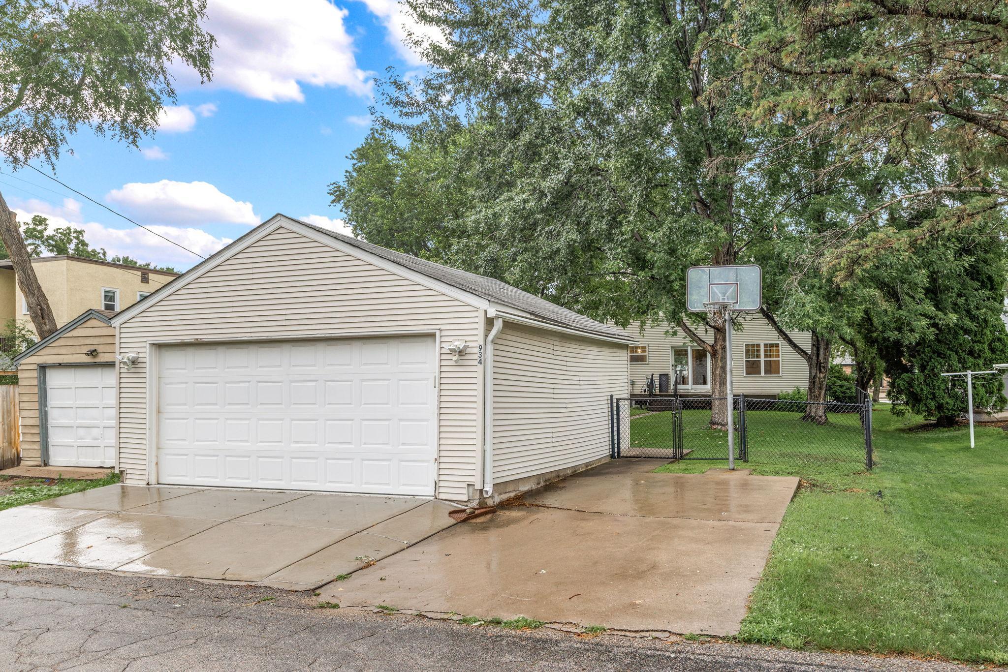 View of Residential at 934 Randolph Avenue, Saint Paul MN 55102, Saint Paul (38 of 38) - Mike Wilen | Minnesota Team Real Estate