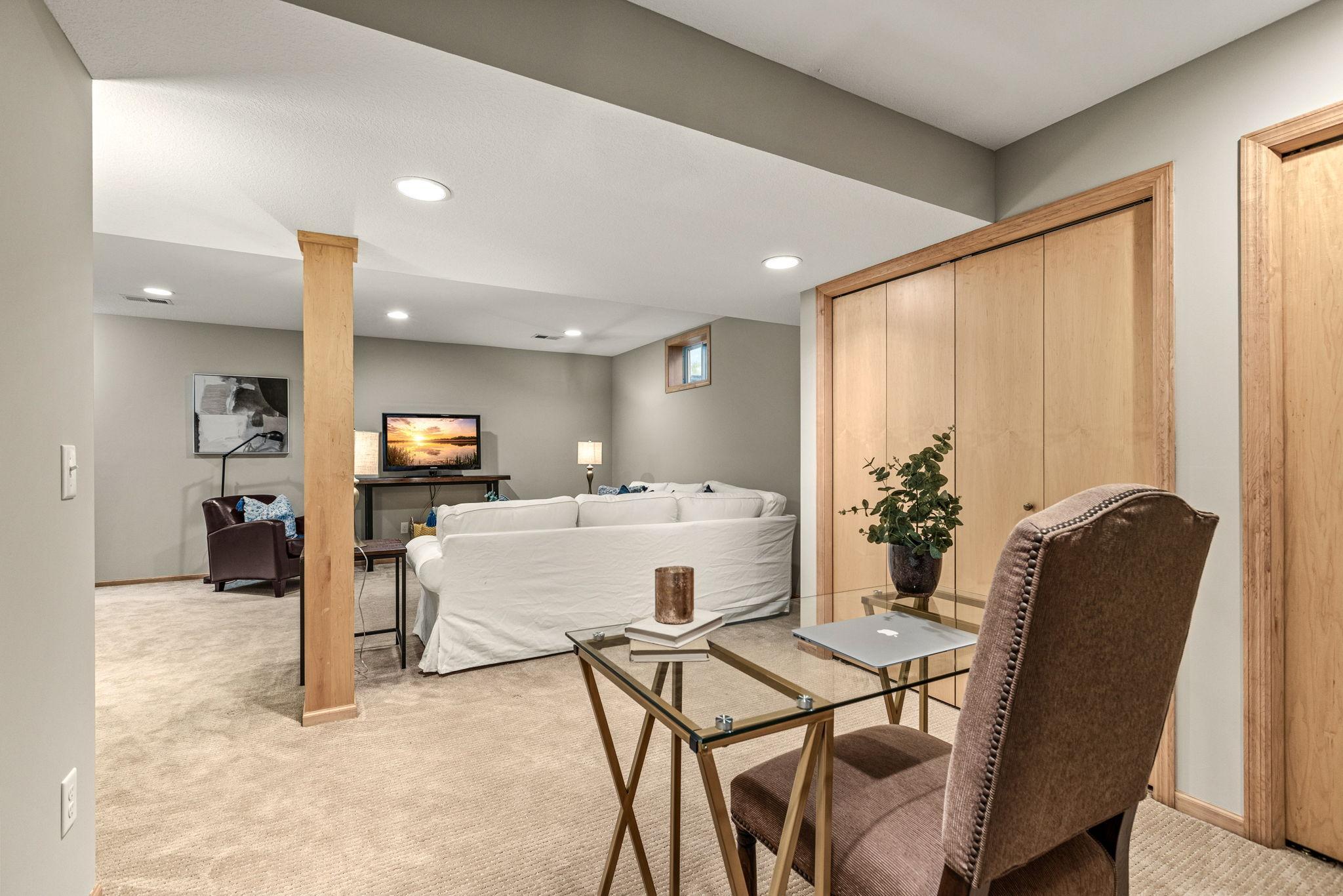 View of Residential at 934 Randolph Avenue, Saint Paul MN 55102, Saint Paul (33 of 38) - Mike Wilen | Minnesota Team Real Estate