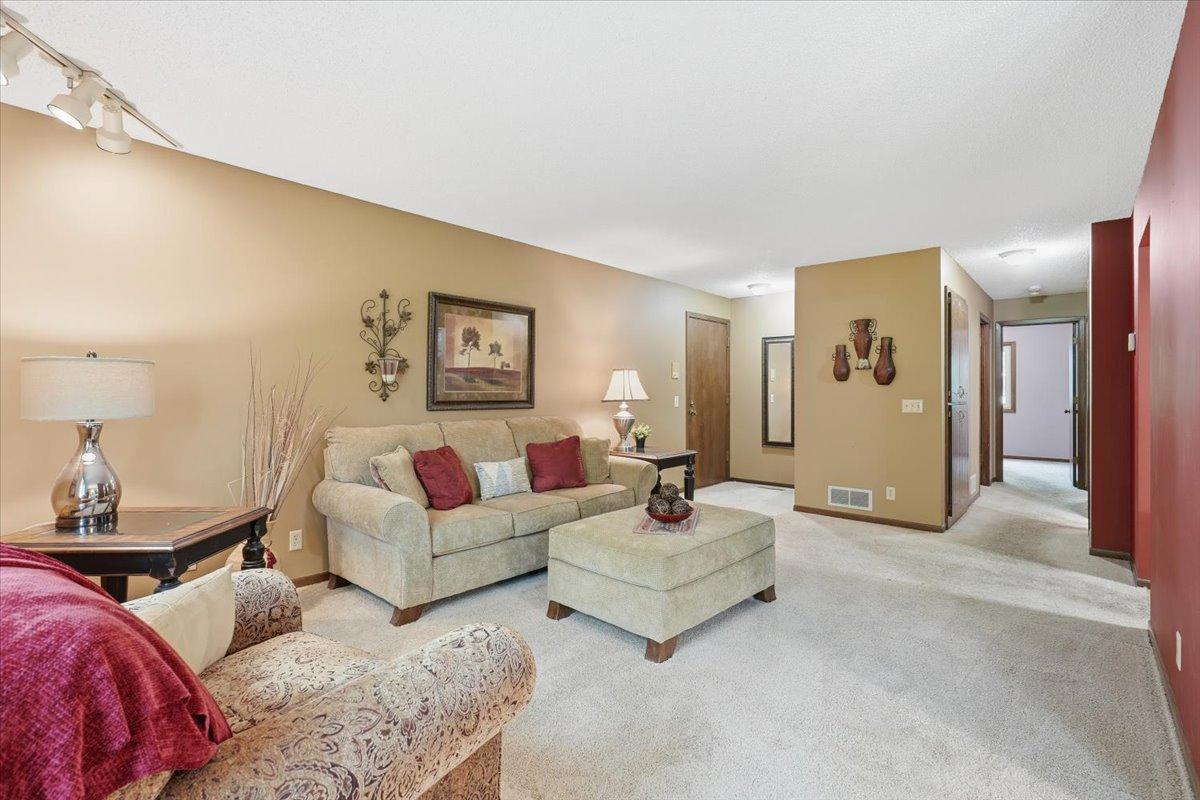 View of Residential at 4342 Buckingham Court #1605, Vadnais Heights MN 55127, Vadnais Heights (6 of 20) - Mike Wilen | Minnesota Team Real Estate