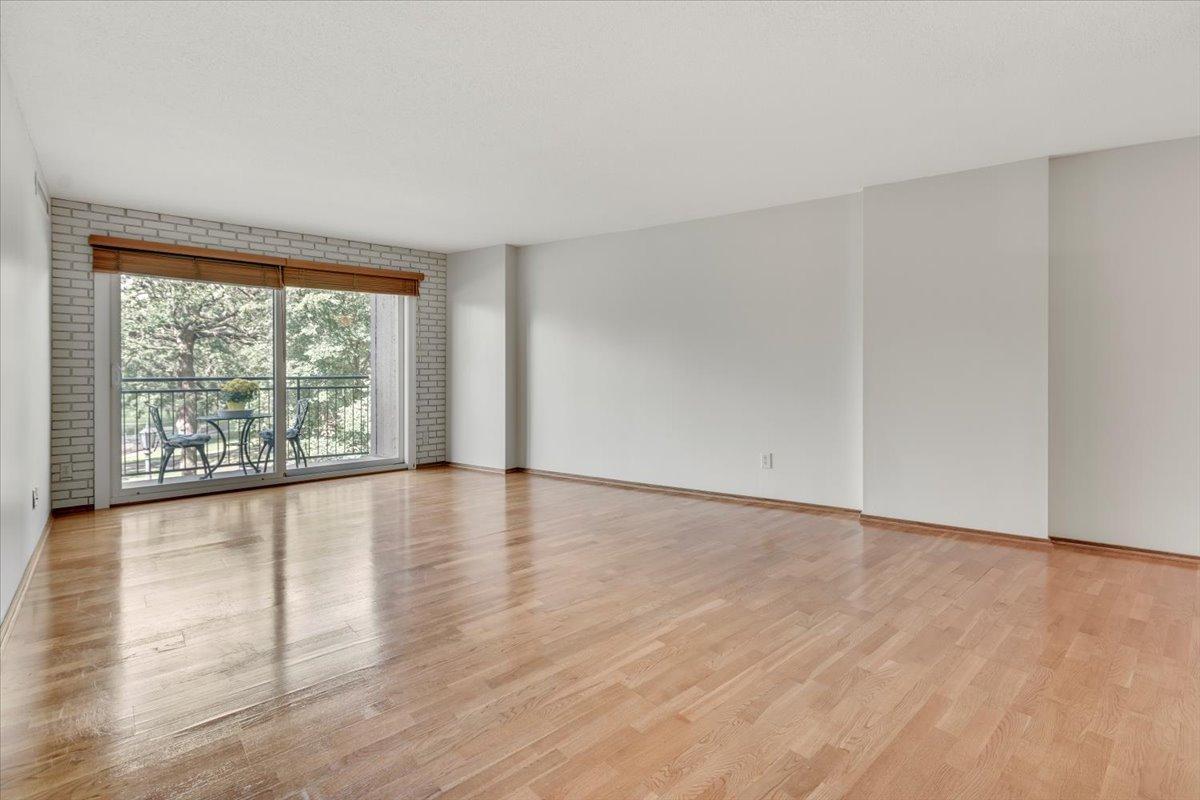 View of Residential at 210 Grant Street #210, Minneapolis MN 55403, Minneapolis (5 of 27) - Mike Wilen | Minnesota Team Real Estate