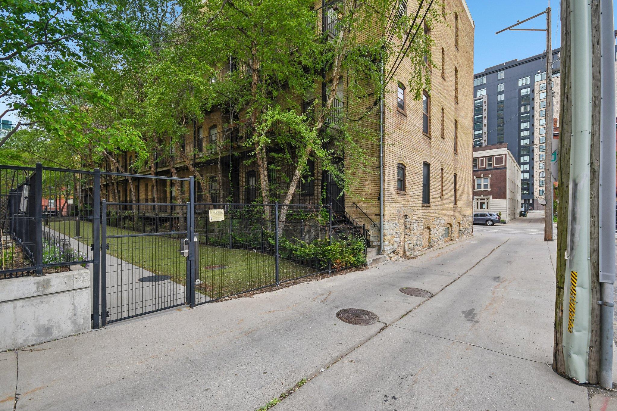 View of Residential at 605 9th Street #6, Minneapolis MN 55404, Minneapolis (32 of 37) - Mike Wilen | Minnesota Team Real Estate