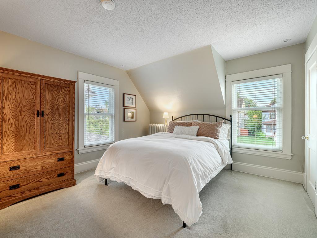 View of Residential at 132 36th Street, Minneapolis MN 55408, Minneapolis (25 of 38) - Mike Wilen | Minnesota Team Real Estate