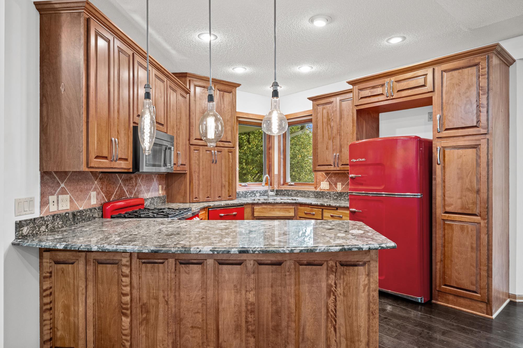 View of Residential at 9250 Blackoaks Lane, Maple Grove MN 55311, Maple Grove (5 of 35) - Mike Wilen | Minnesota Team Real Estate