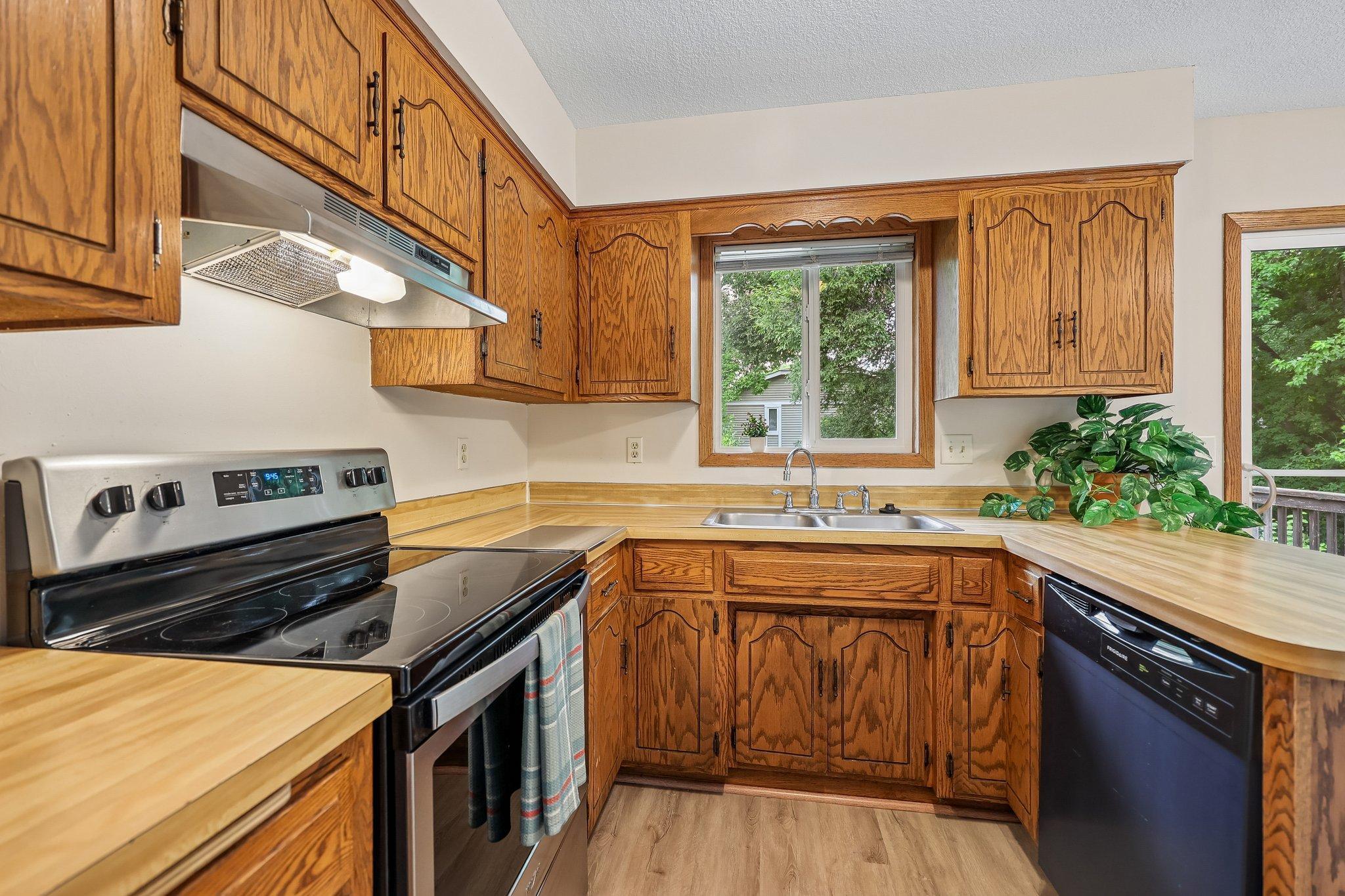 View of Residential at 13008 Oliver Avenue, Burnsville MN 55337, Burnsville (11 of 30) - Mike Wilen | Minnesota Team Real Estate
