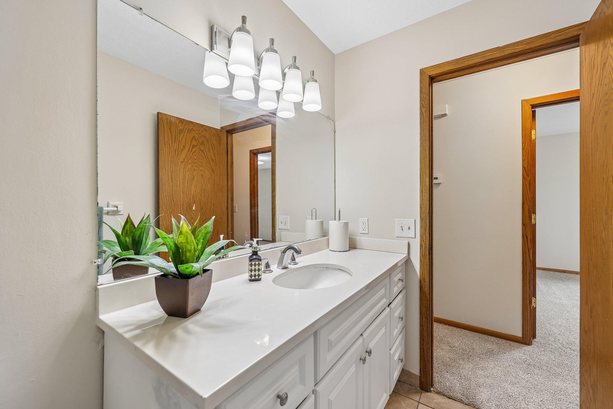 View of Residential at 13008 Oliver Avenue, Burnsville MN 55337, Burnsville (23 of 37) - Mike Wilen | Minnesota Team Real Estate