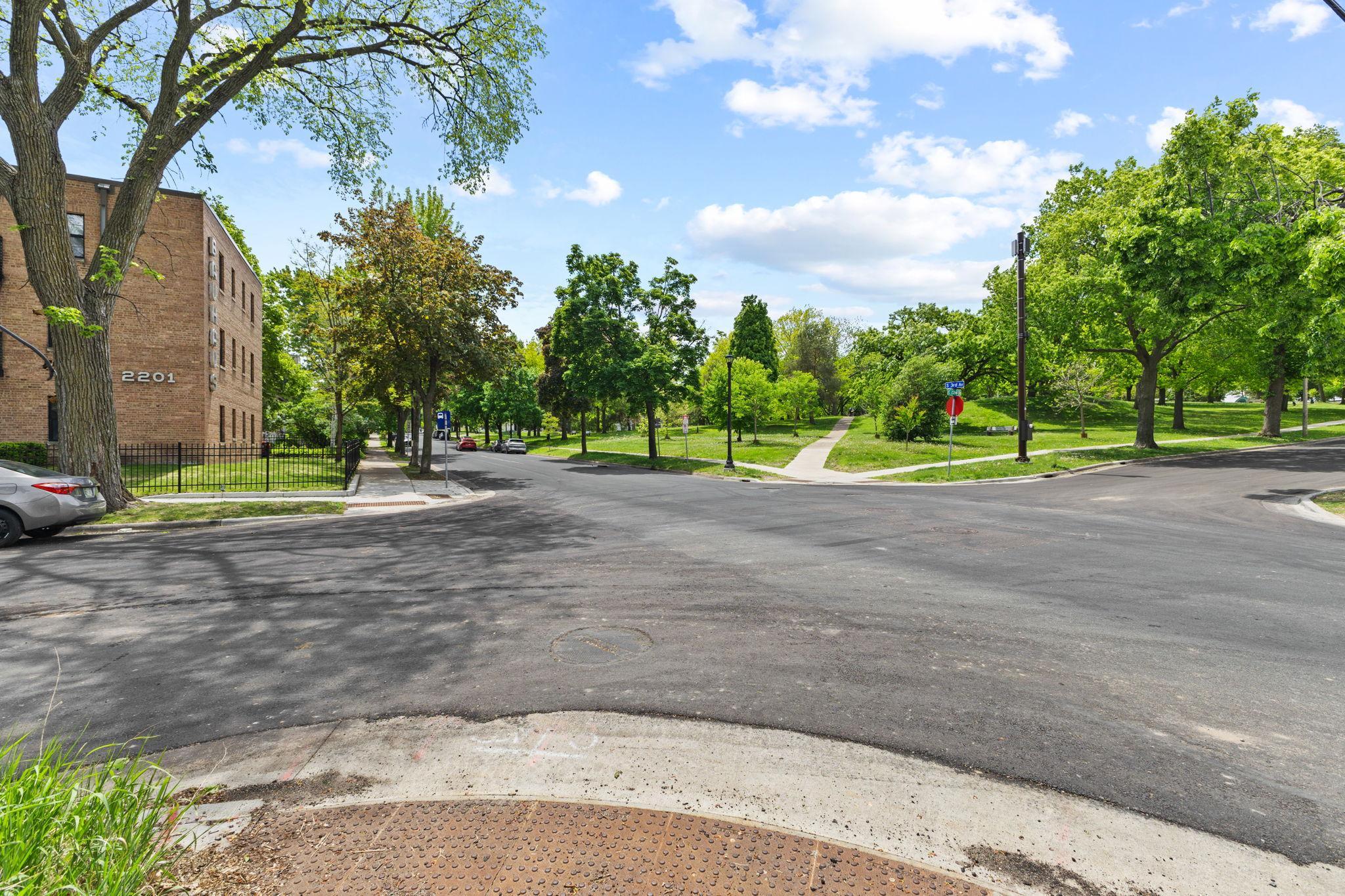 View of Residential at 2201 3rd Avenue #302, Minneapolis MN 55404, Minneapolis (27 of 30) - Mike Wilen | Minnesota Team Real Estate