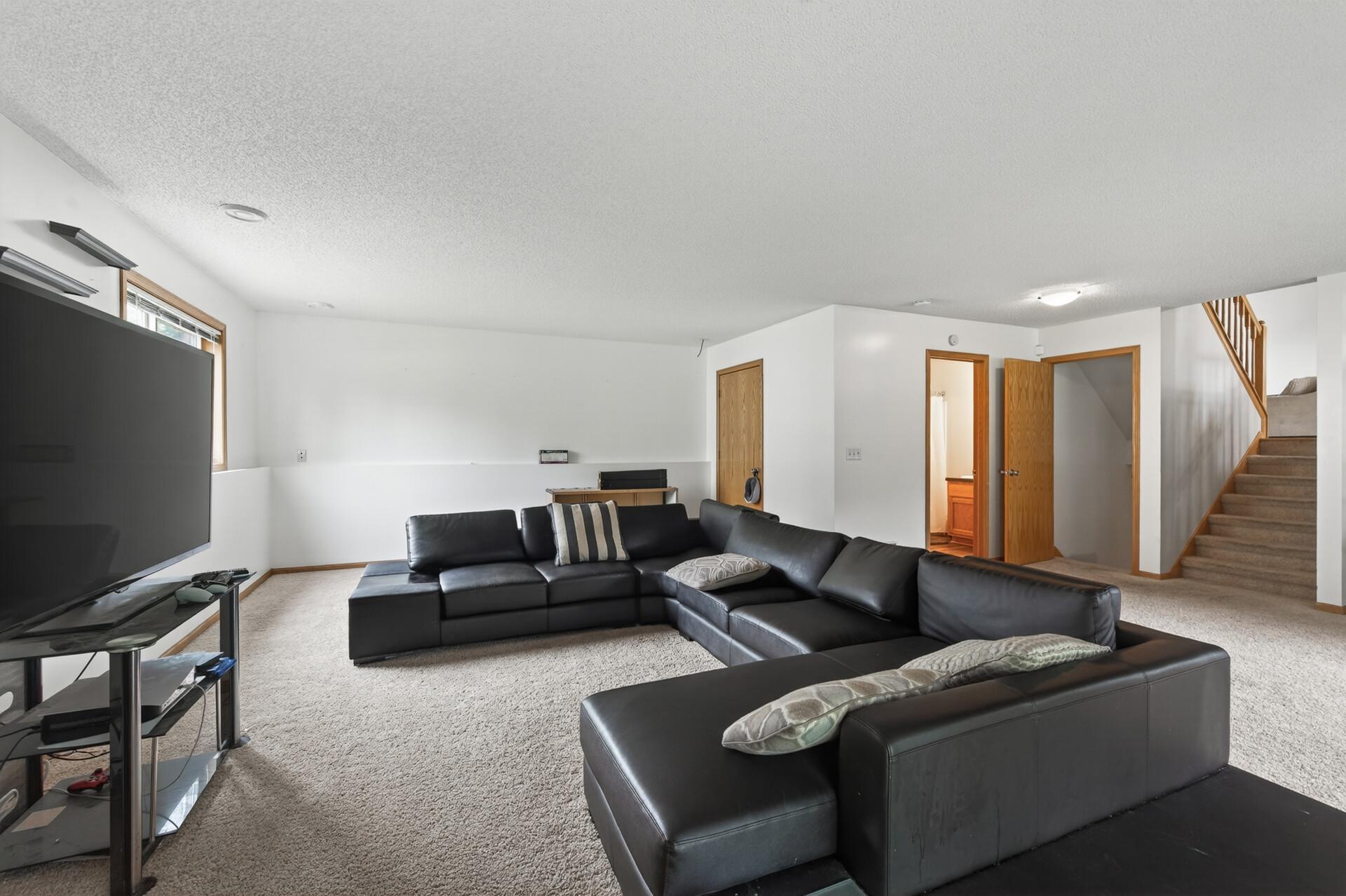 View of Residential at 10035 Fallgold Parkway, Brooklyn Park MN 55443, Brooklyn Park (22 of 33) - Mike Wilen | Minnesota Team Real Estate